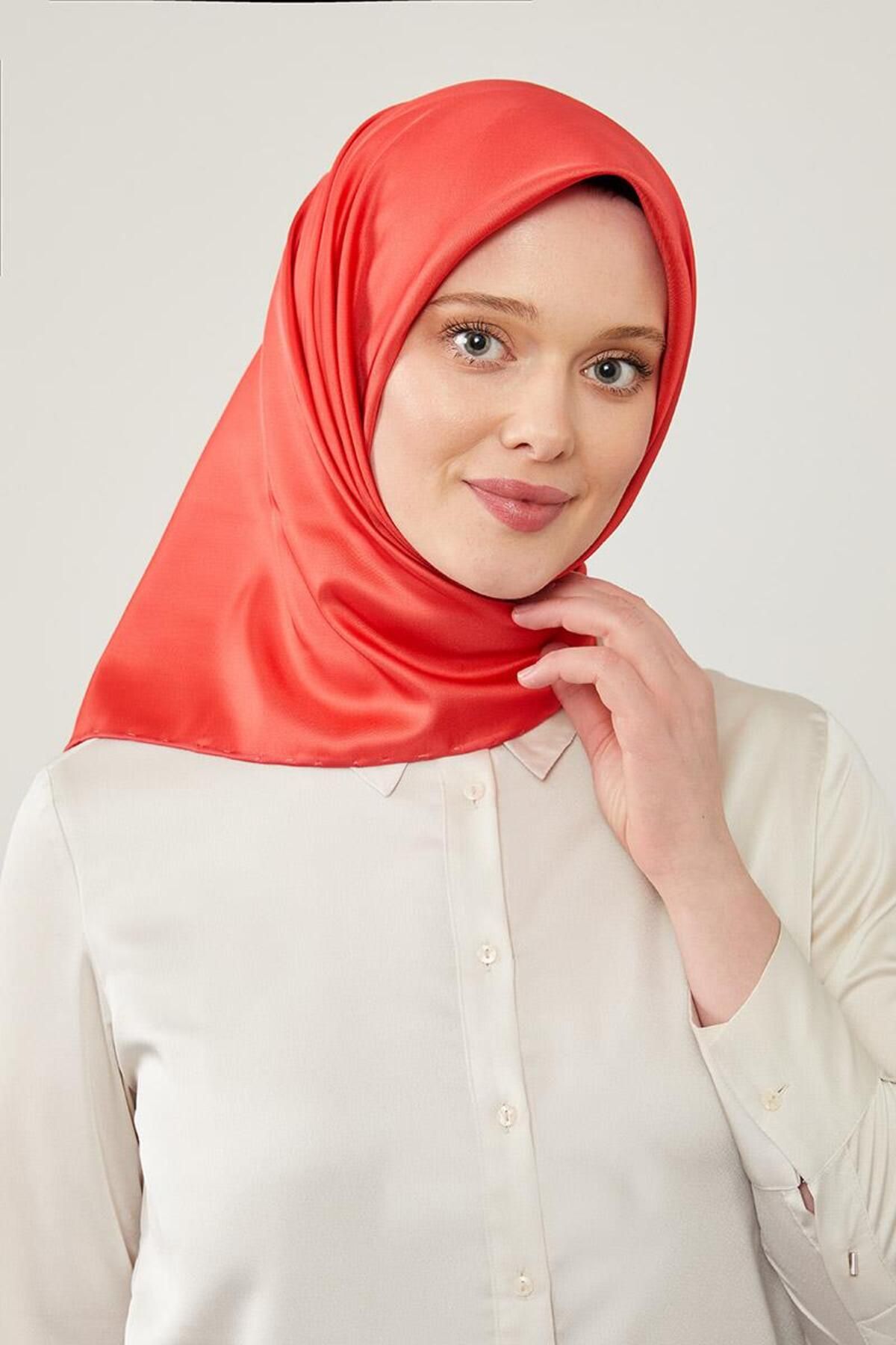 روسری قرمز Twil Red Lold Color Trender Levidor
