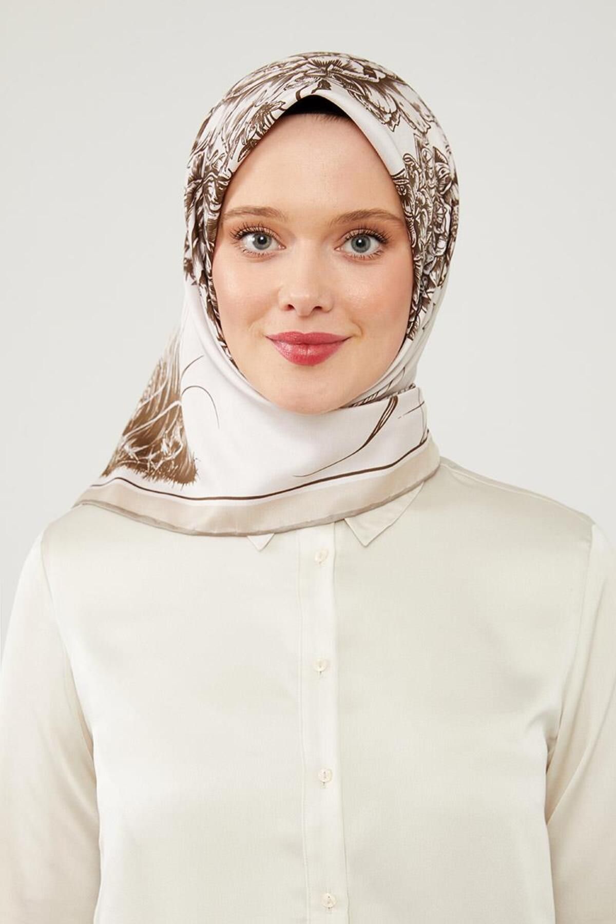 روسری چند رنگ Twill Trend الگوی ویزون Levidor
