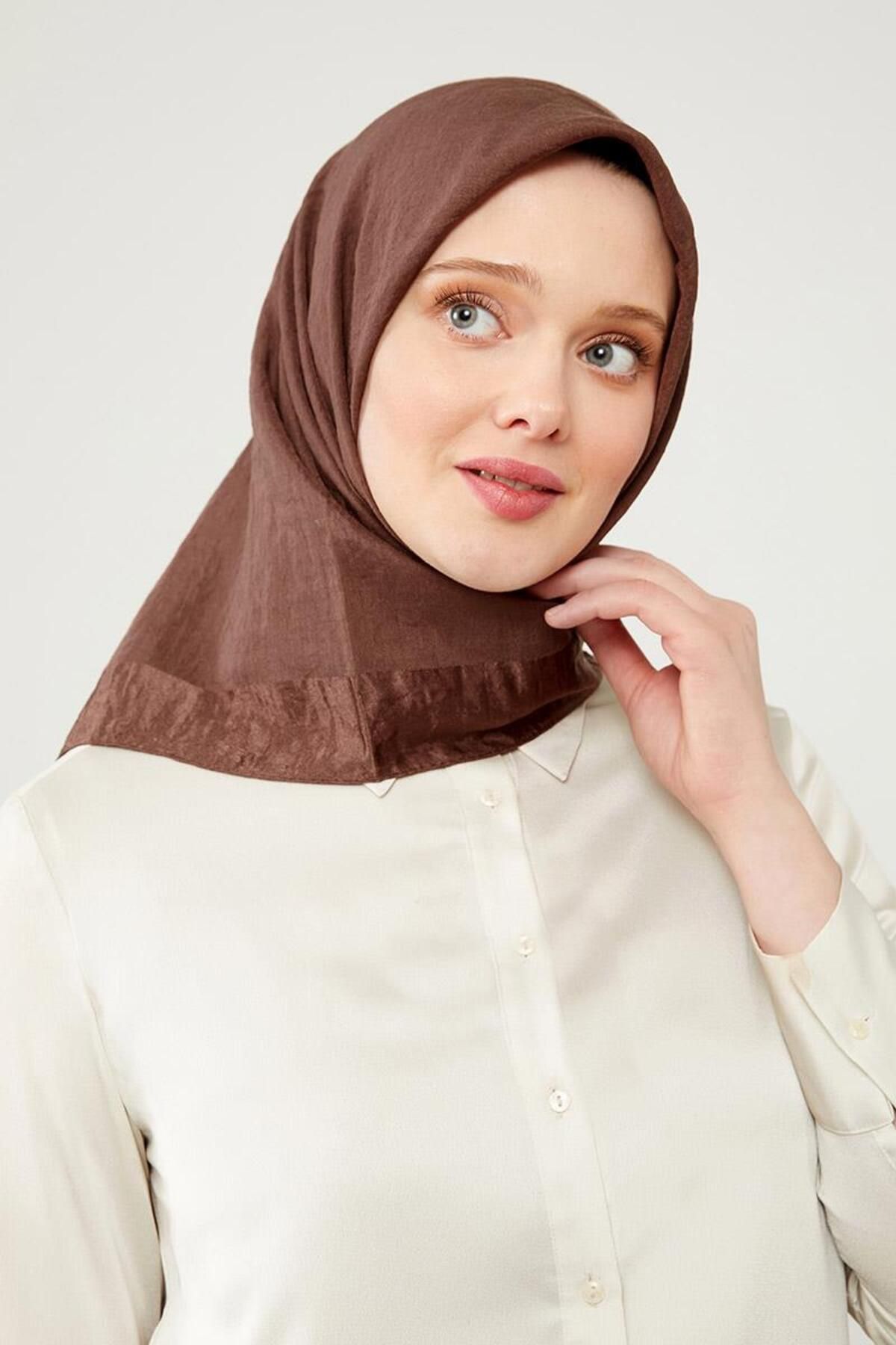 روسری چند رنگ قهوه ای هاوانا اورجینال Levidor