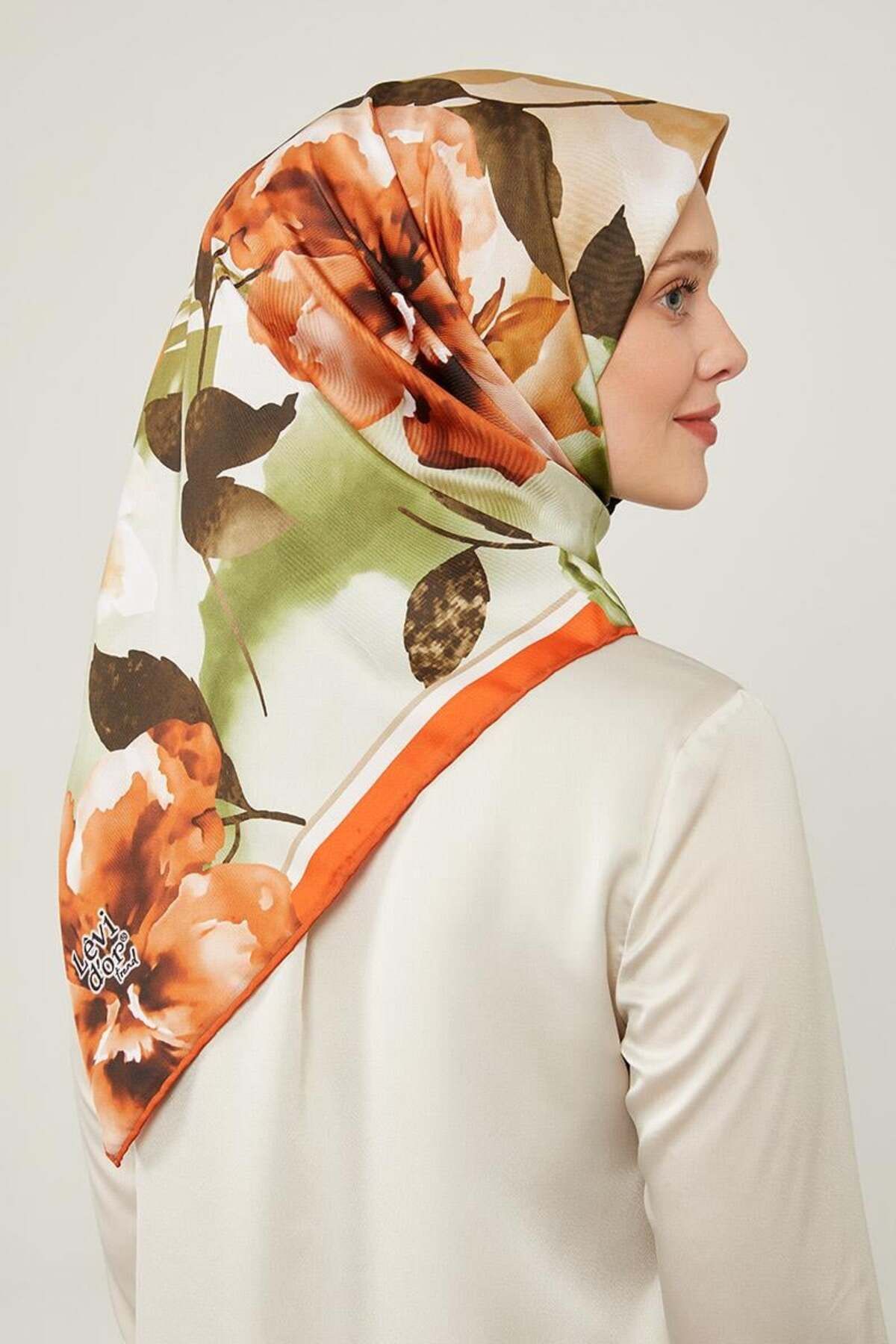 روسری نارنجی Twill Trend الگوی گل Levidor