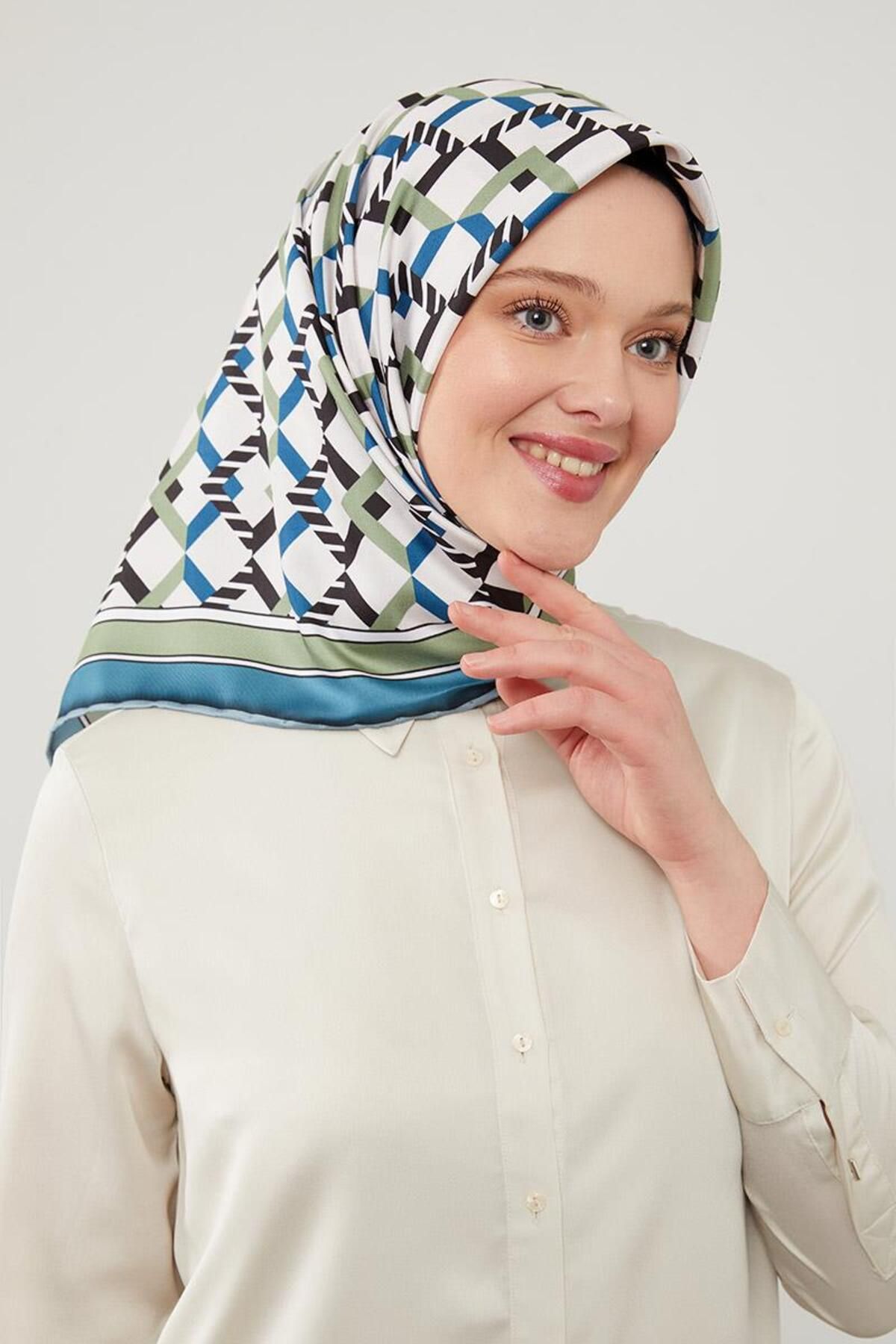 روسری آبی Twill Trendgle مثلث نیلی Levidor