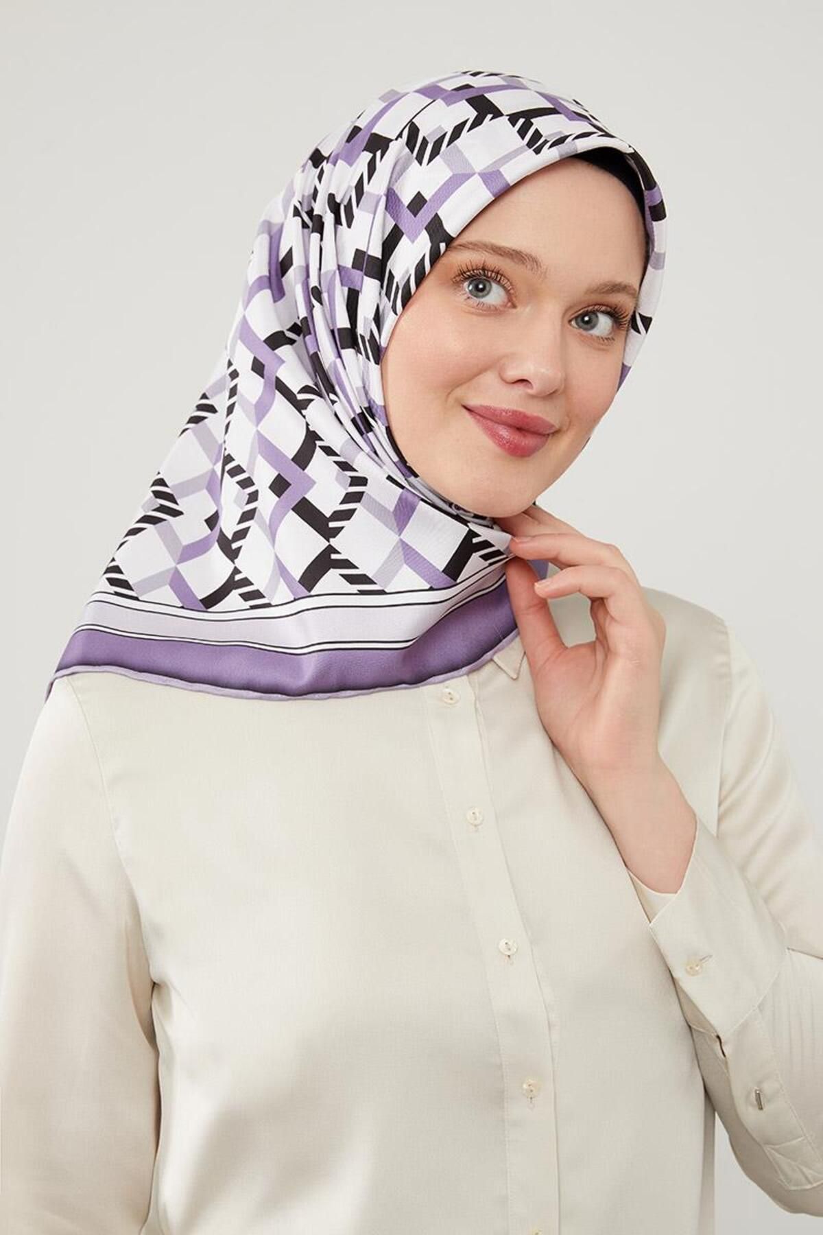 روسری بنفش گرایش با Twill مثلث Levidor