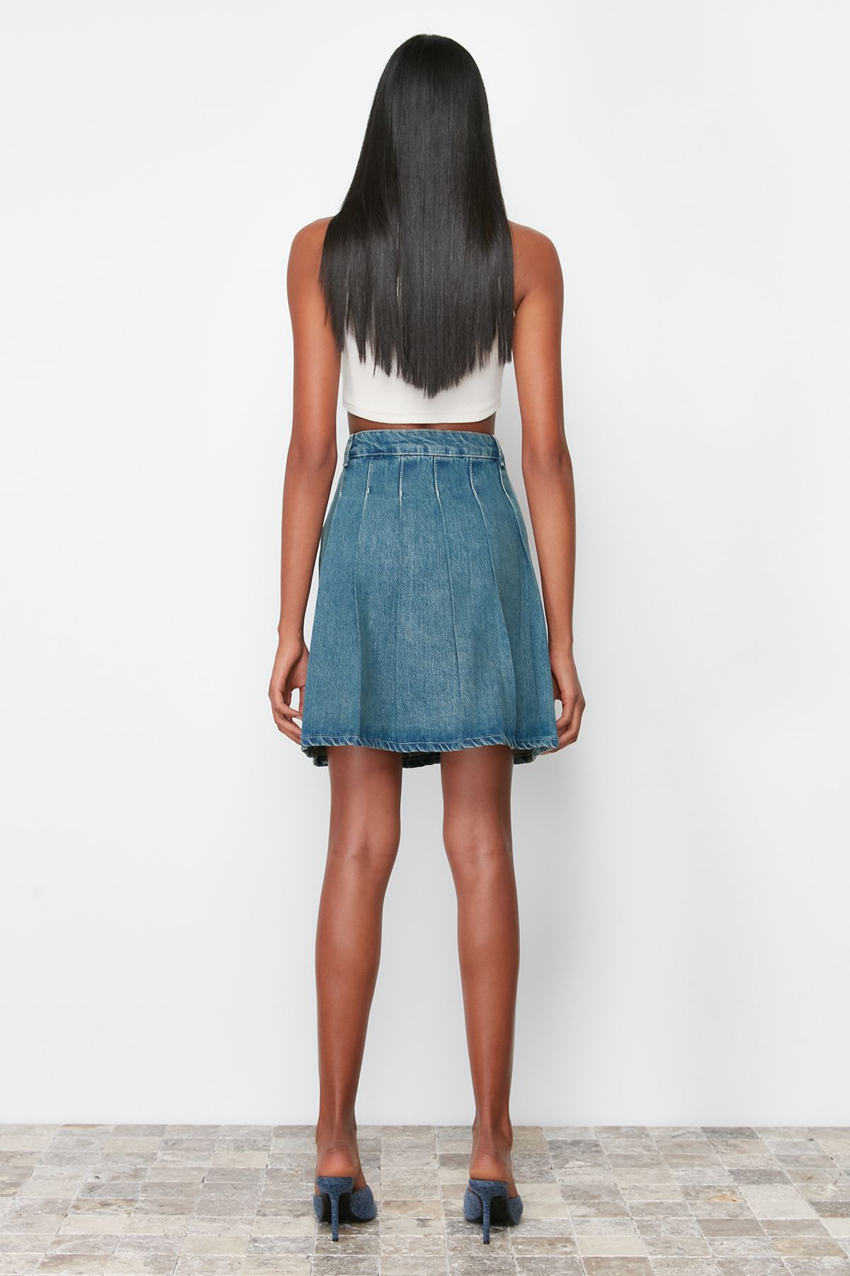 Trendyol Collection-Fusta mini din denim cu talie înaltă plisată albastră TWOSS24ET00200 6
