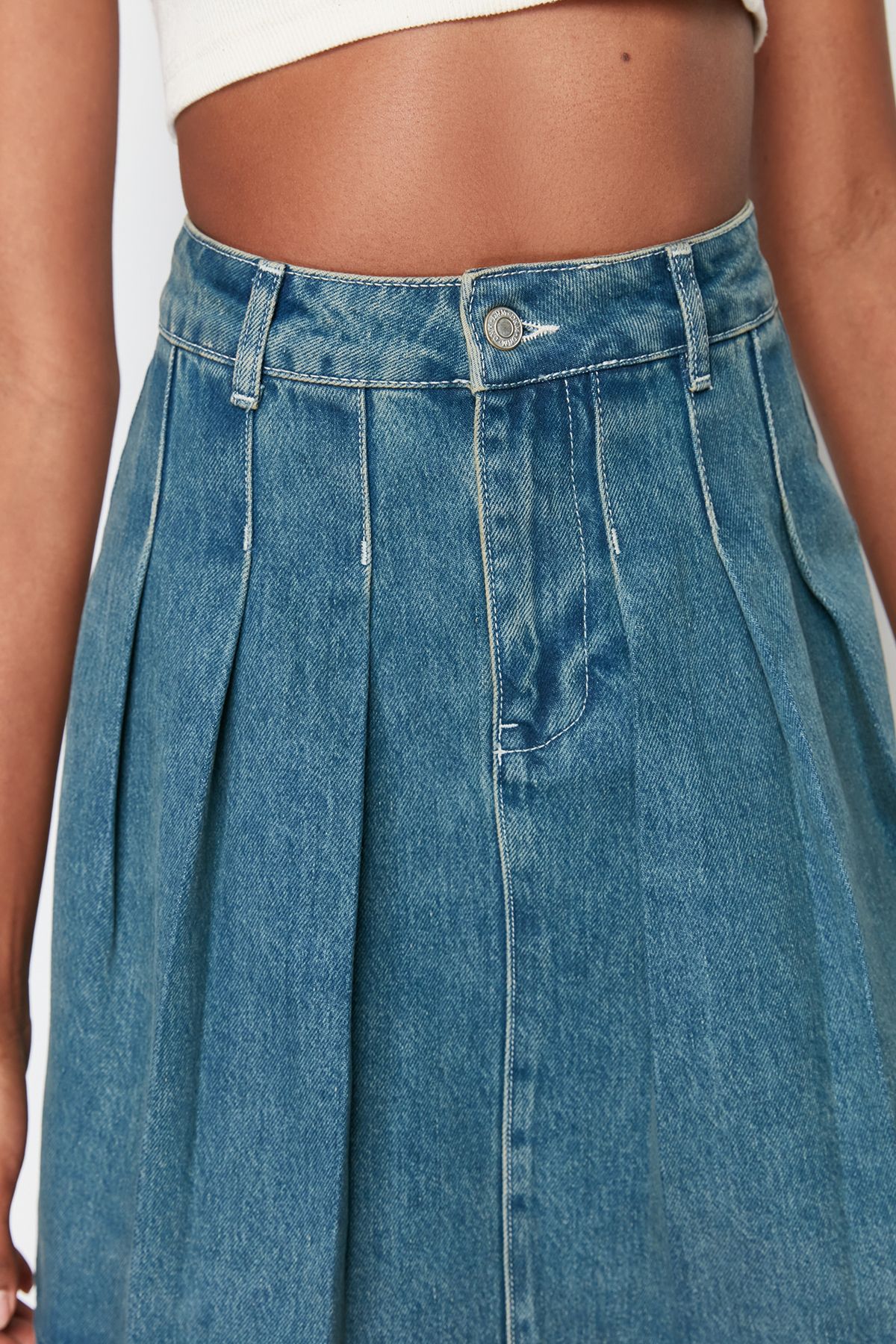 Trendyol Collection-Fusta mini din denim cu talie înaltă plisată albastră TWOSS24ET00200 5