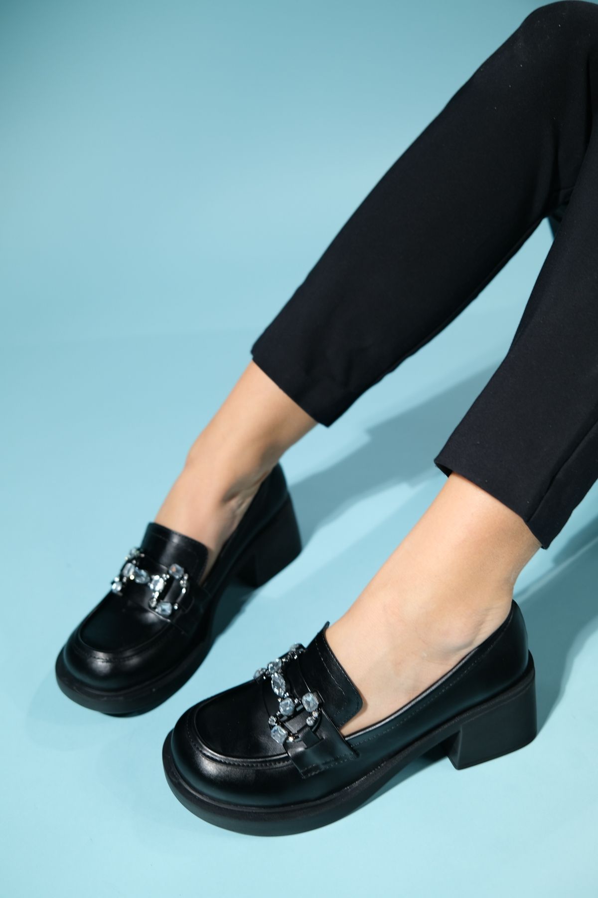 کفش پاشنه کلاسیک سیاه زنانه بلند پوست آنگلو luvishoes