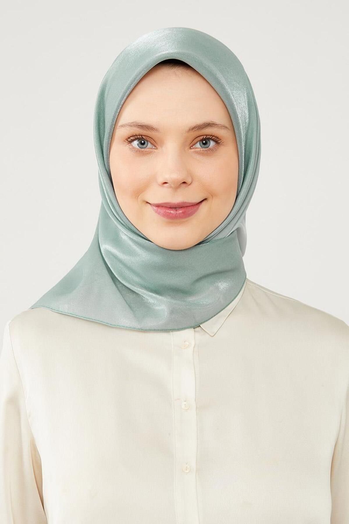 روسری سبز امربد رنگ چربی Levidor