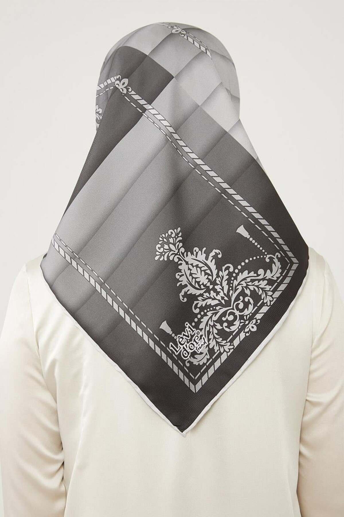 روسری مشکی Twill Trend Color Transition Levidor