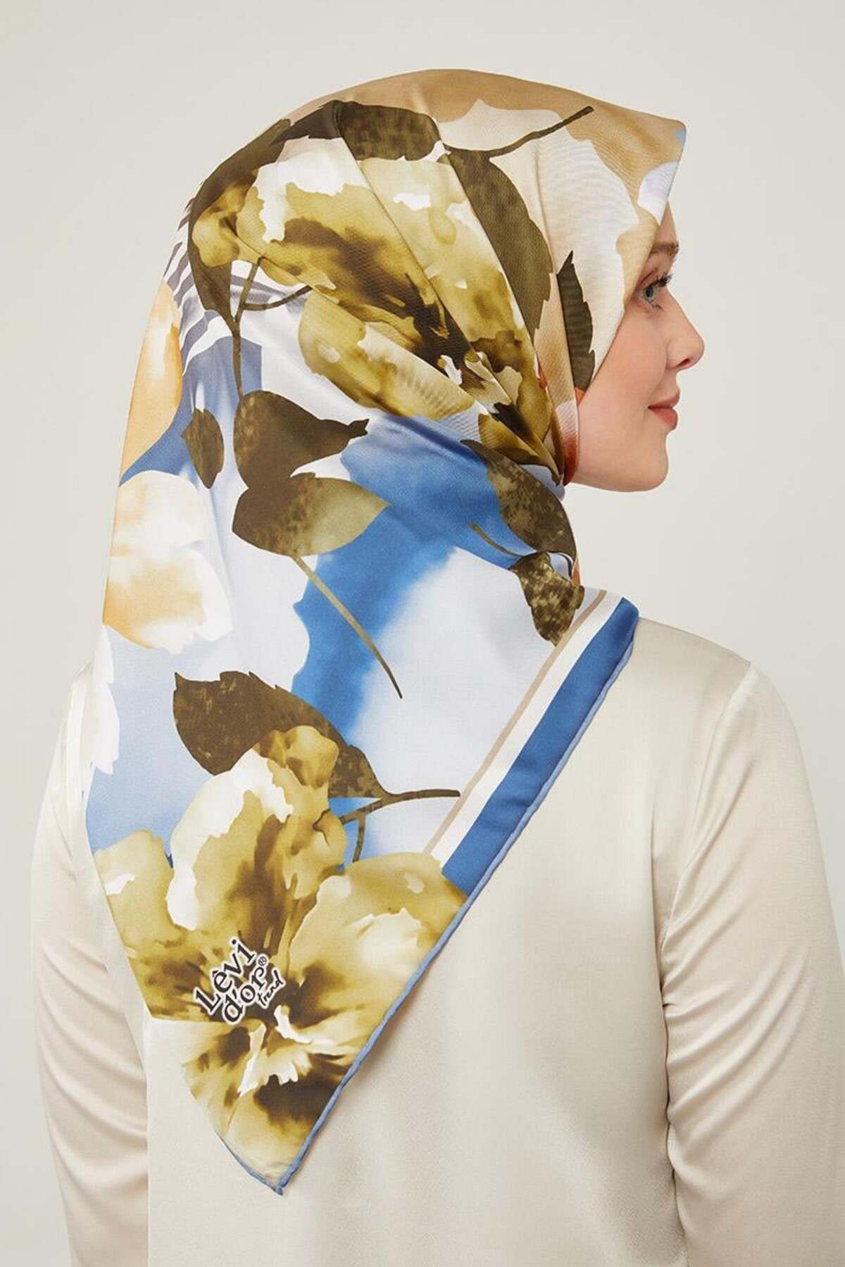 روسری آبی Twill Trend الگوی گل Saks Levidor
