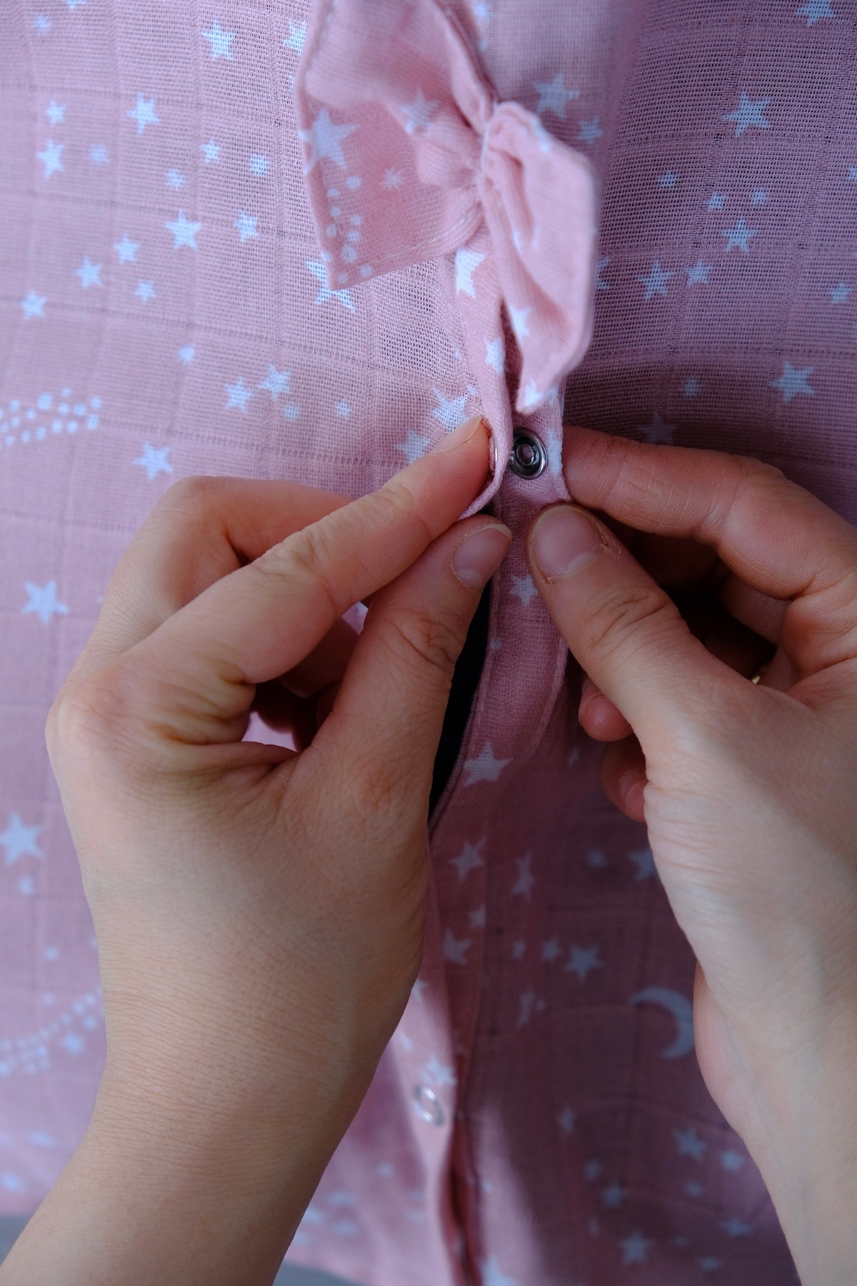 runbaby Run Baby Müslin Kumaş çıt Çıtlı Puset Örtüsü (PEMBE YILDIZ) 75x100cm fotoğrafı 4 (önizleme)