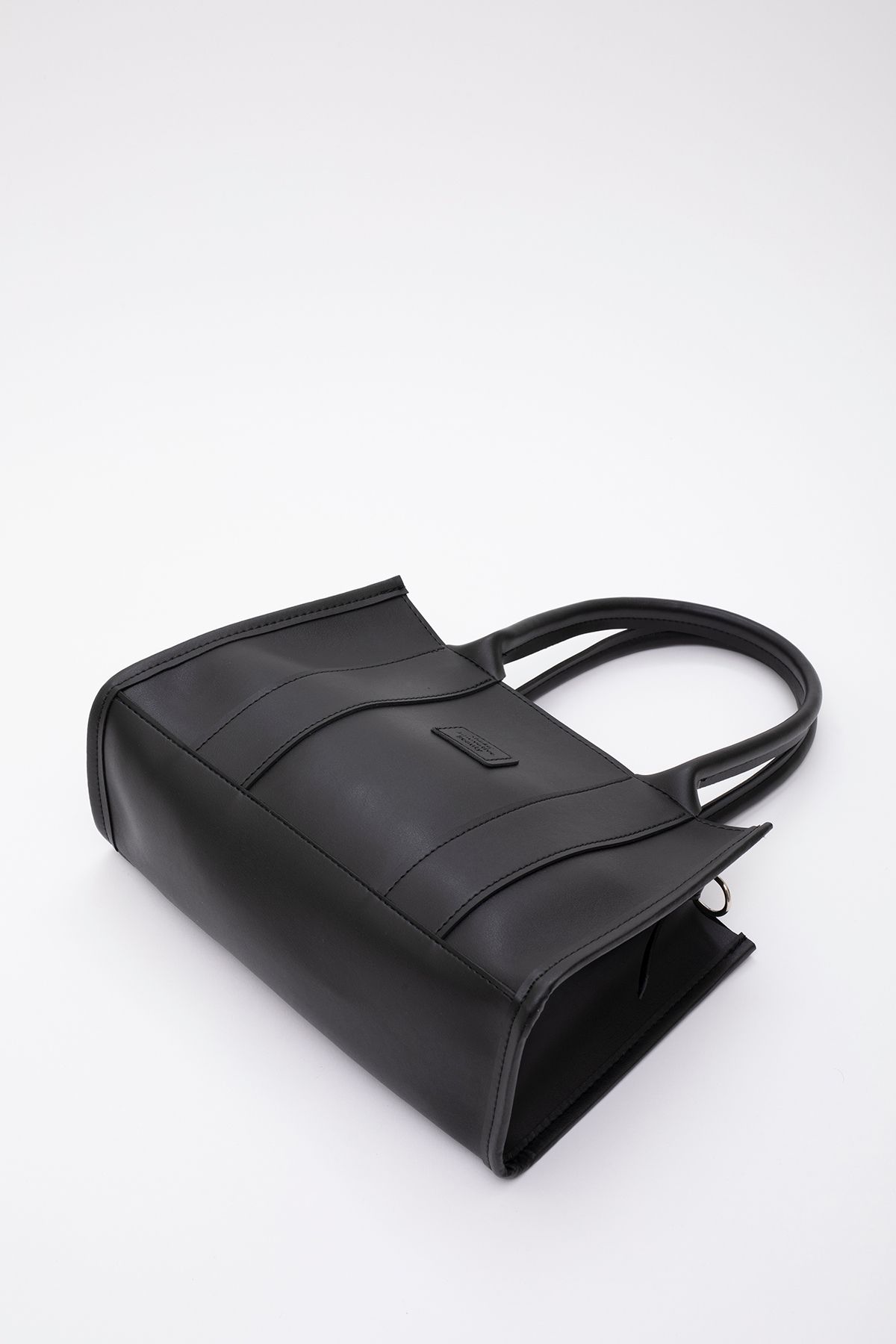 https://cdn.dsmcdn.com/ty1233/product/media/images/prod/SPM/PIM/20240330/10/c3b73de0-105a-3225-b8b3-ce32fdabbf27/1_org_zoom.jpg