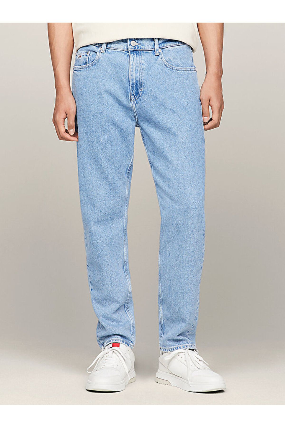 Relaxed tapered fit top