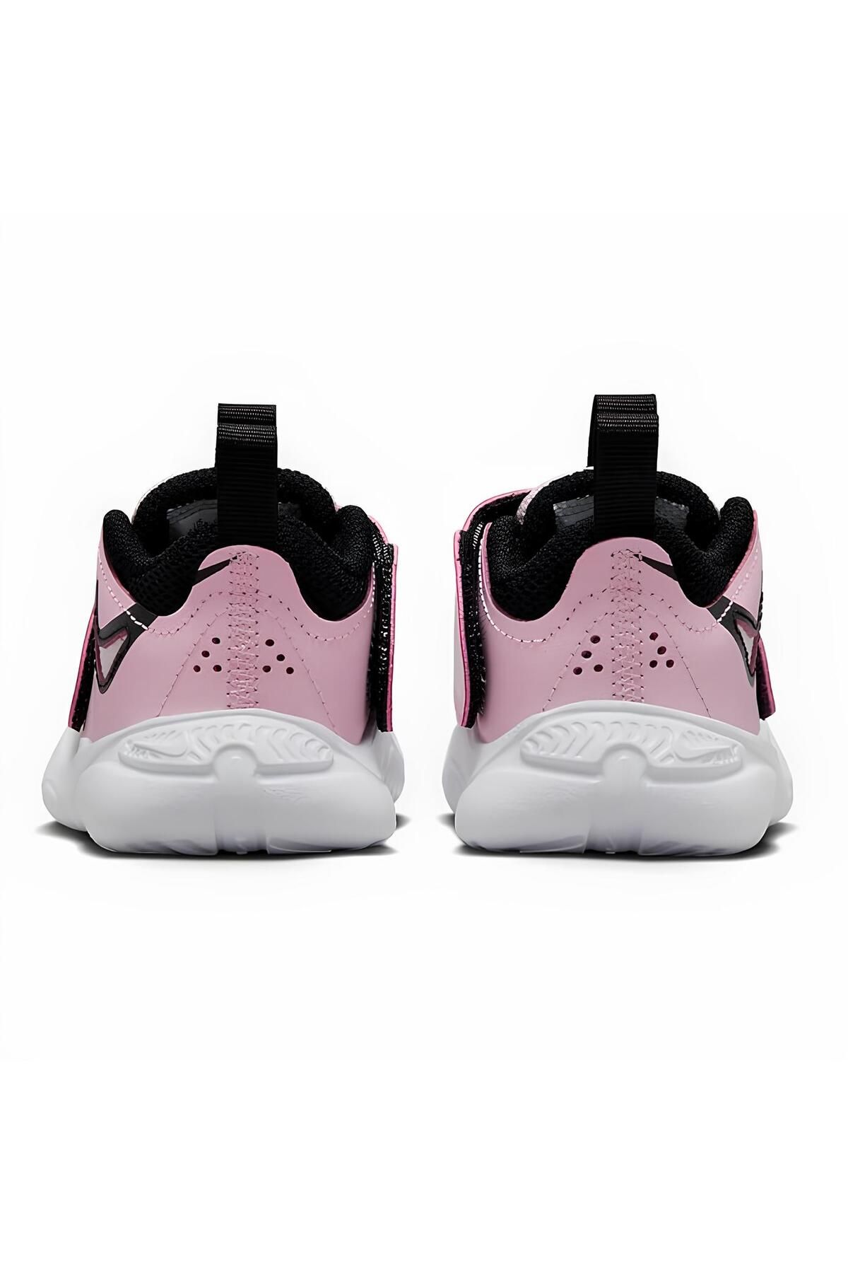 Nike team hustle pink and black cheap