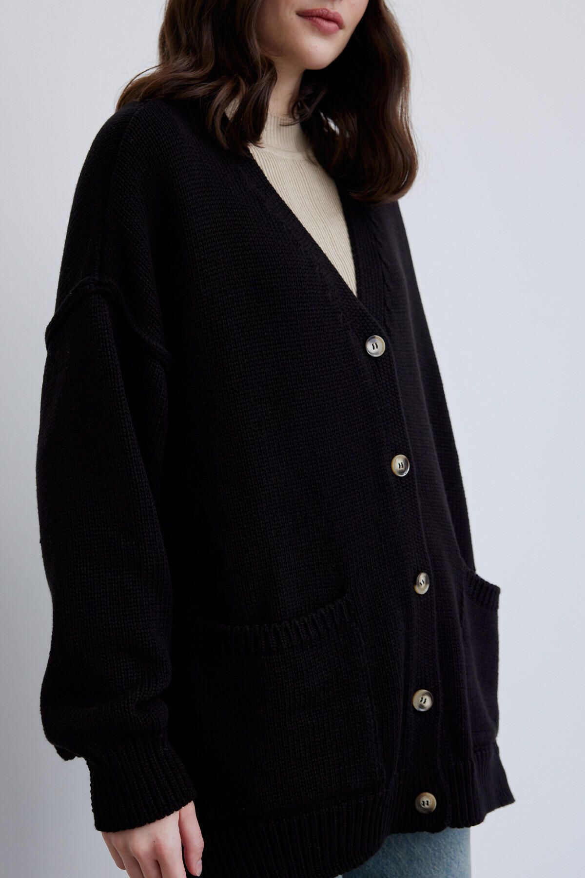Manuka-WEICHER STRUKTURIERTER OVERSIZE-CARDIGAN SCHWARZ 4