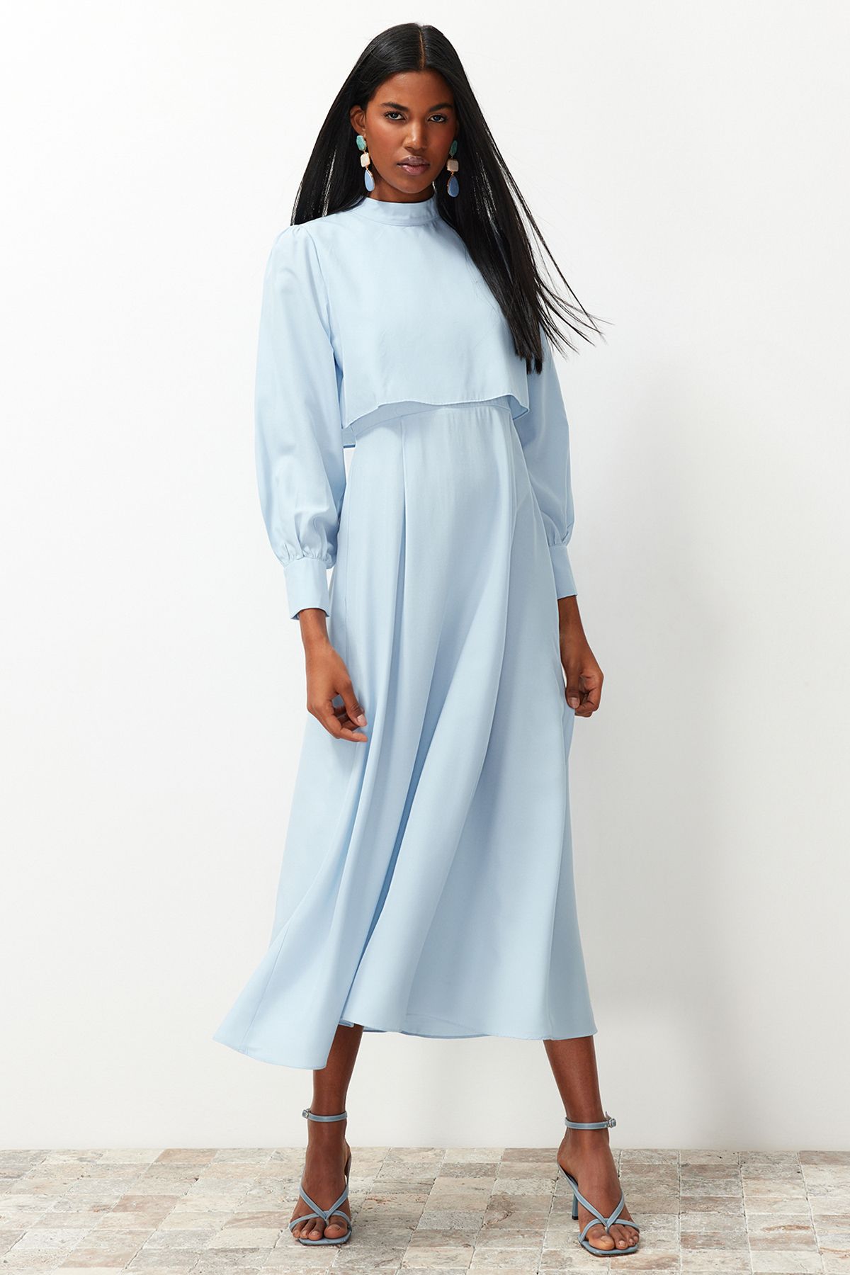 Trendyol Modest-Hellblaues, detailliertes, gewebtes Kleid von Aller TCTSS24EB00190 3