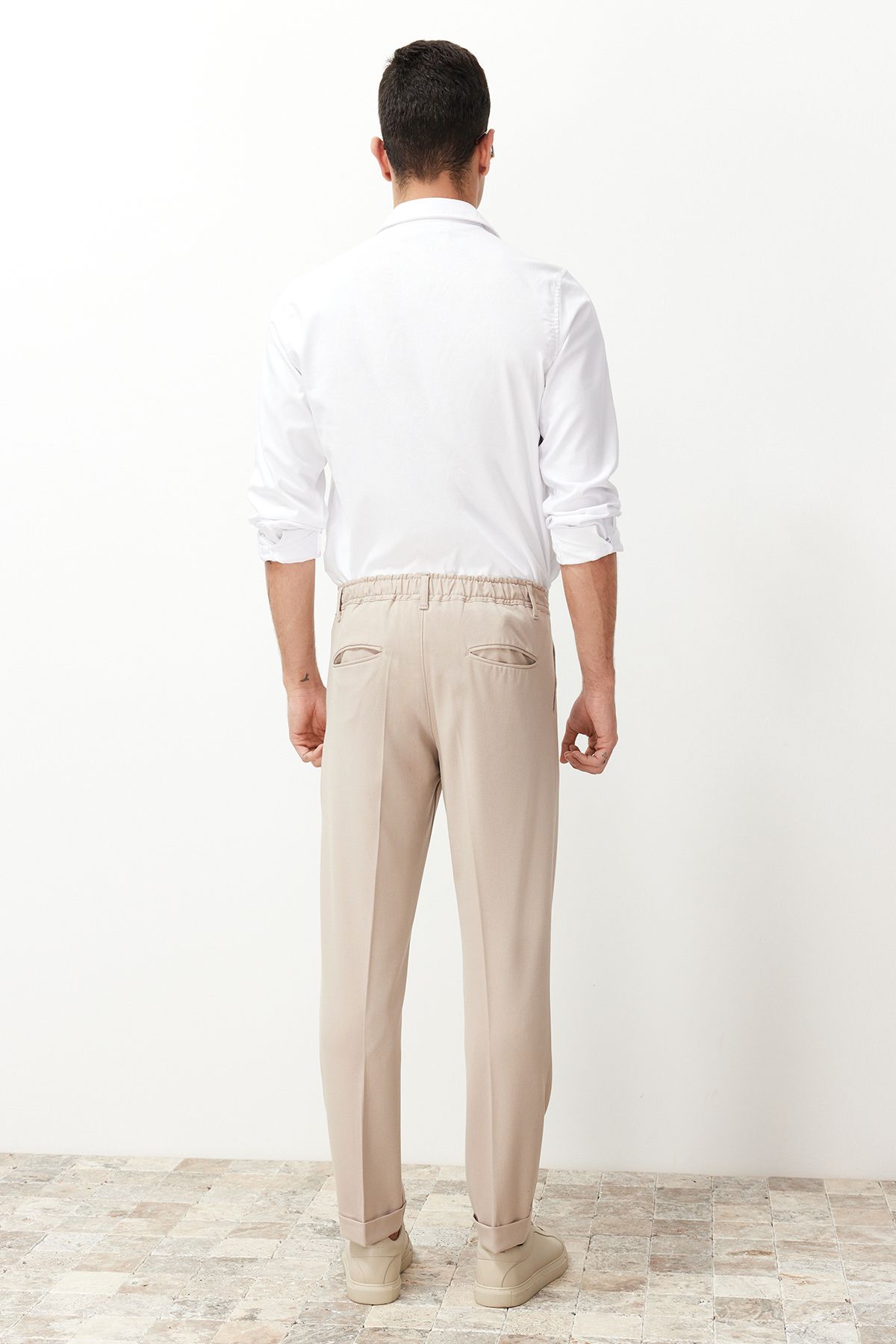 Trendyol Collection-Beigefarbene, plissierte, klassische Stoffhose mit doppeltem Bein im italienischen Stil TMNSS24PL00022 6