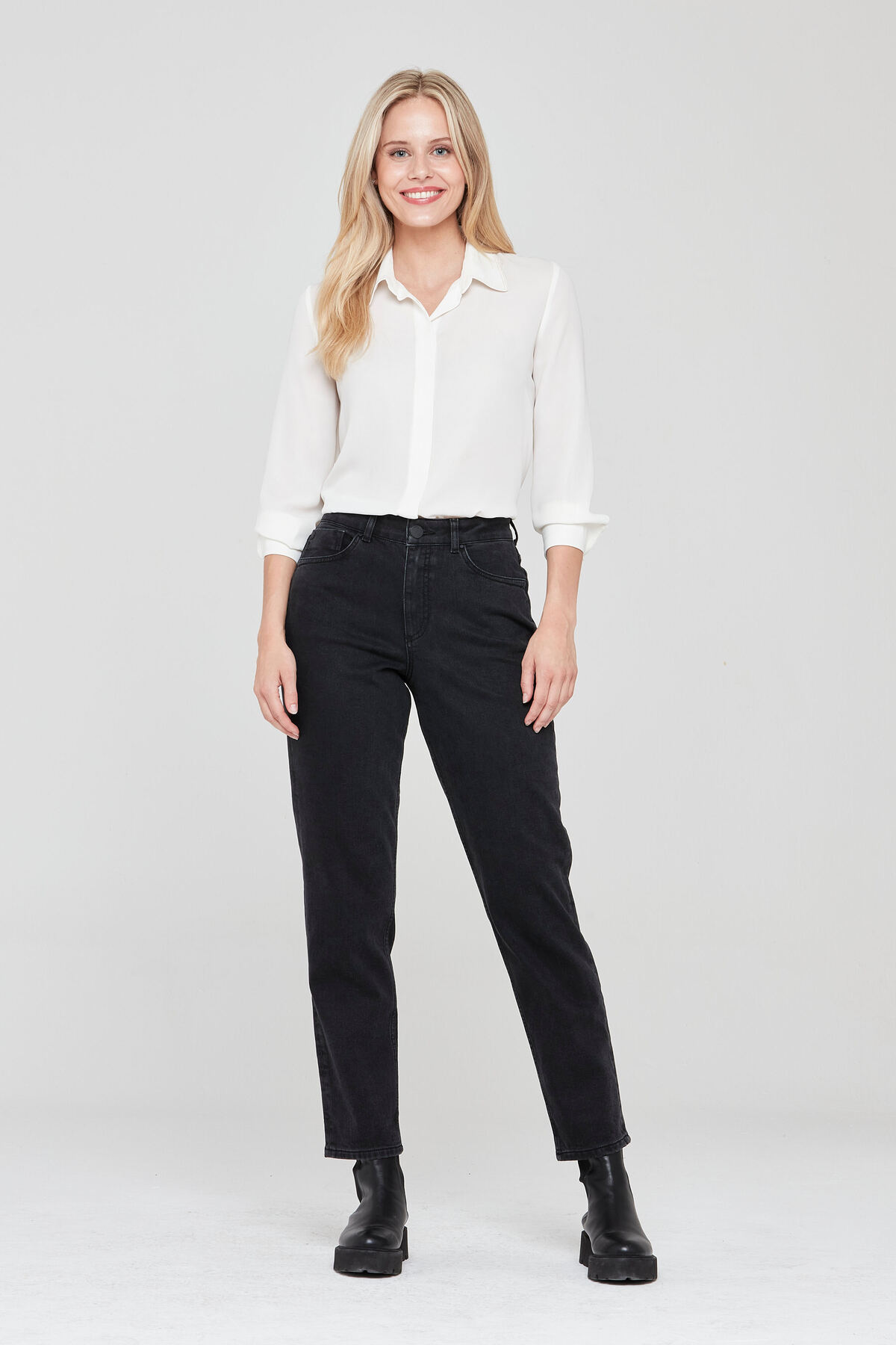 Black Boyfrıend Women's Denim Jeans Aged in Dark Tone
