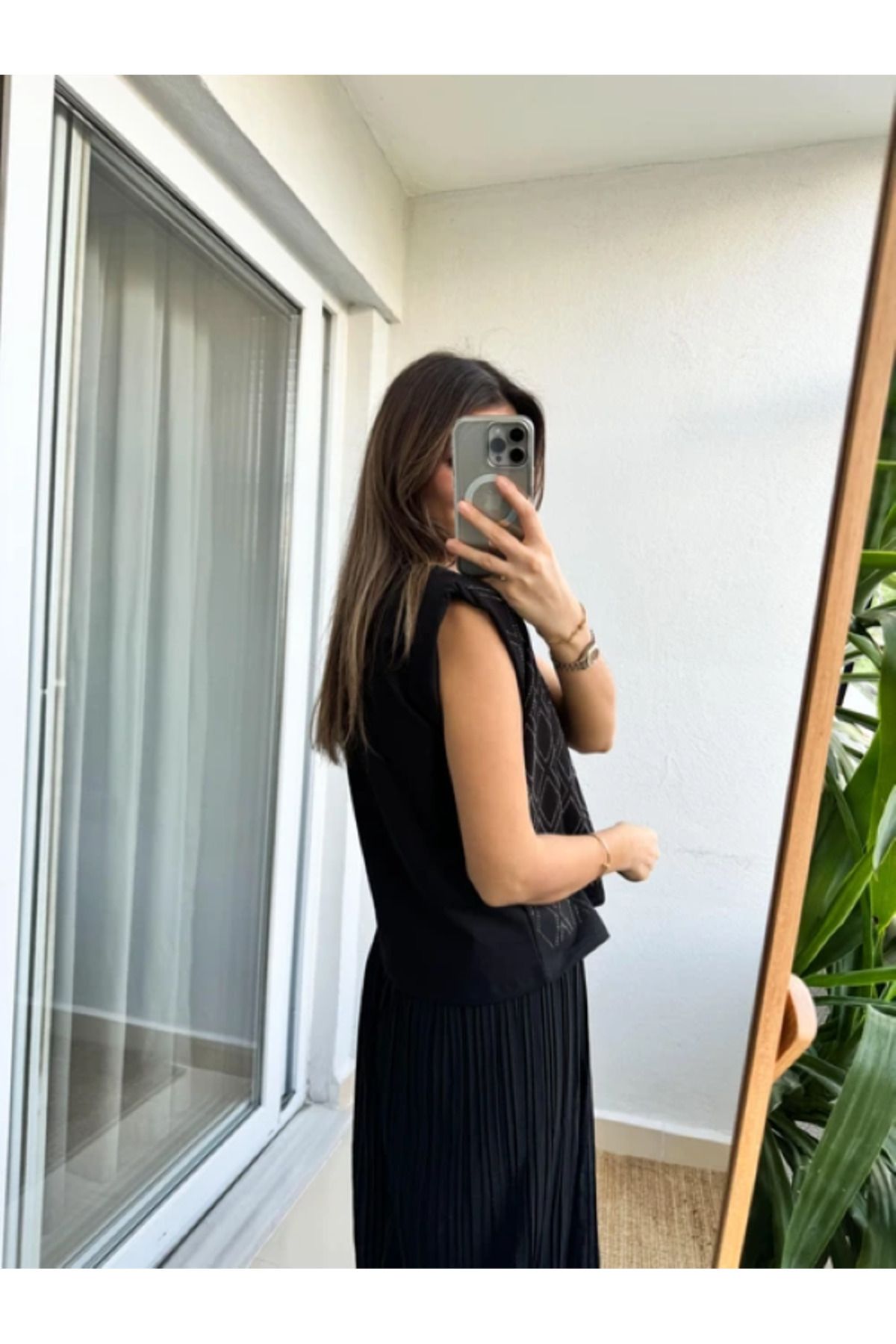 My Blog-Schwarze, wattierte, ärmellose Bluse mit Steinmuster 4