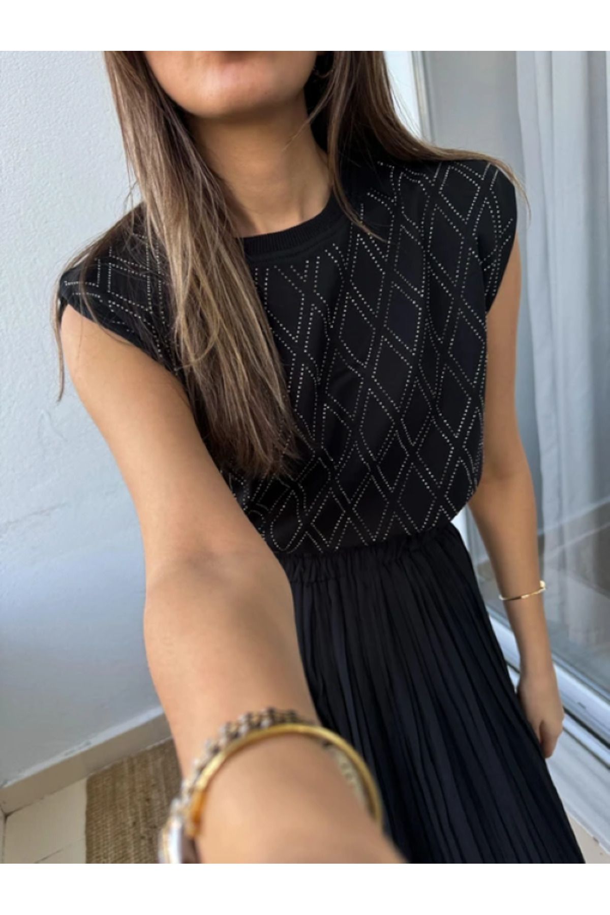 My Blog-Schwarze, wattierte, ärmellose Bluse mit Steinmuster 3