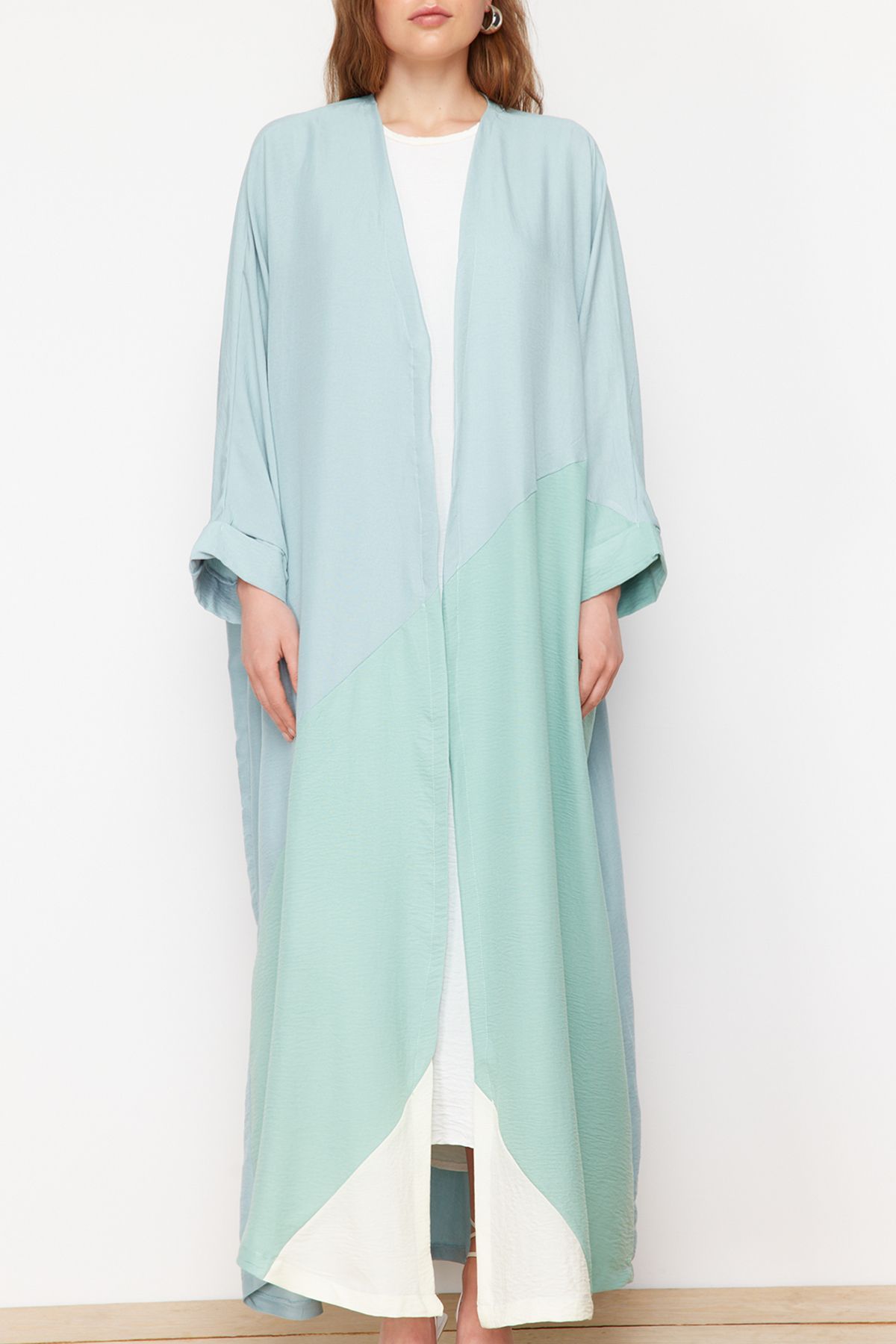 Trendyol Modest-Dlouhá khaki tkaná čepice - Block Patterned Ferace TCTSS24KF00002 4