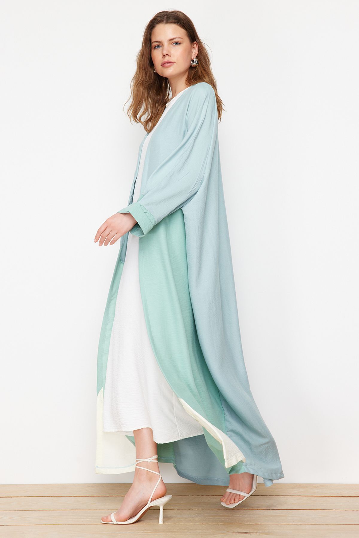 Trendyol Modest-Dlouhá khaki tkaná čepice - Block Patterned Ferace TCTSS24KF00002 3