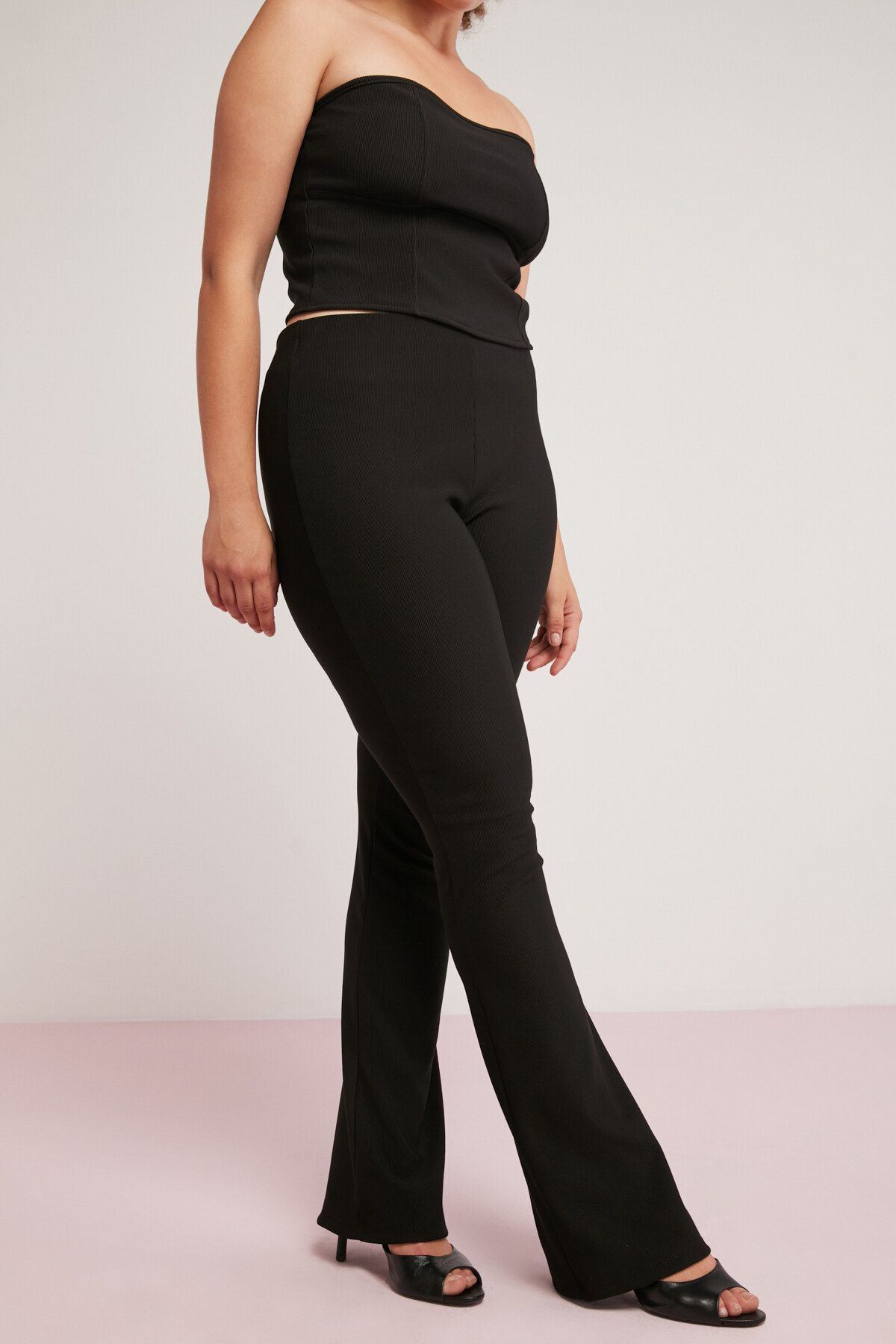 ETHIQUET-Larissa Women's Ribbed Interlocked Body-Wrapping Flexible Flare Black Plus Size Trousers 4