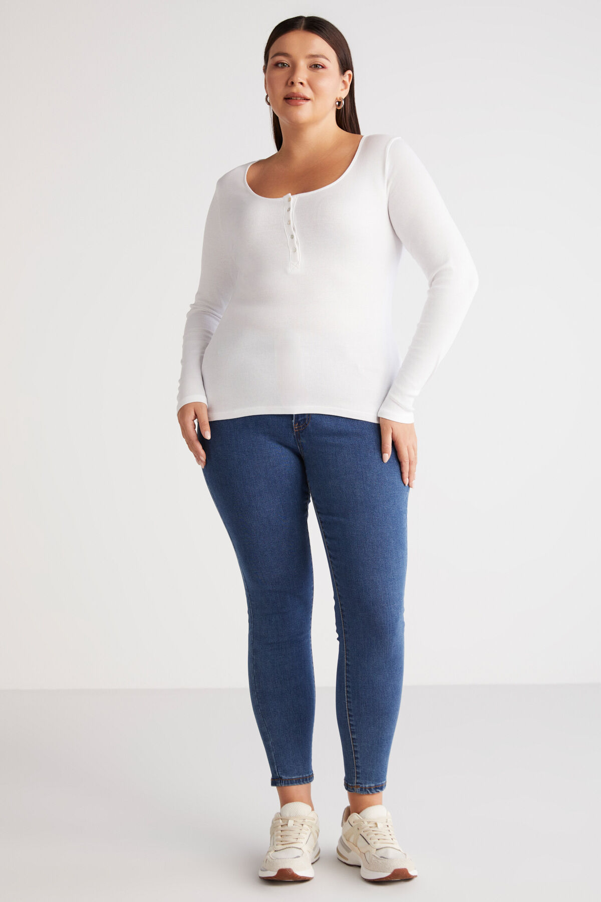 ETHIQUET  Zazanabb Kadın Fitilli Görünümlü Vücudu Saran Derin Yuvarlak Yaka Düğmeli Beyaz Büyük Beden Bluz - Görsel 5