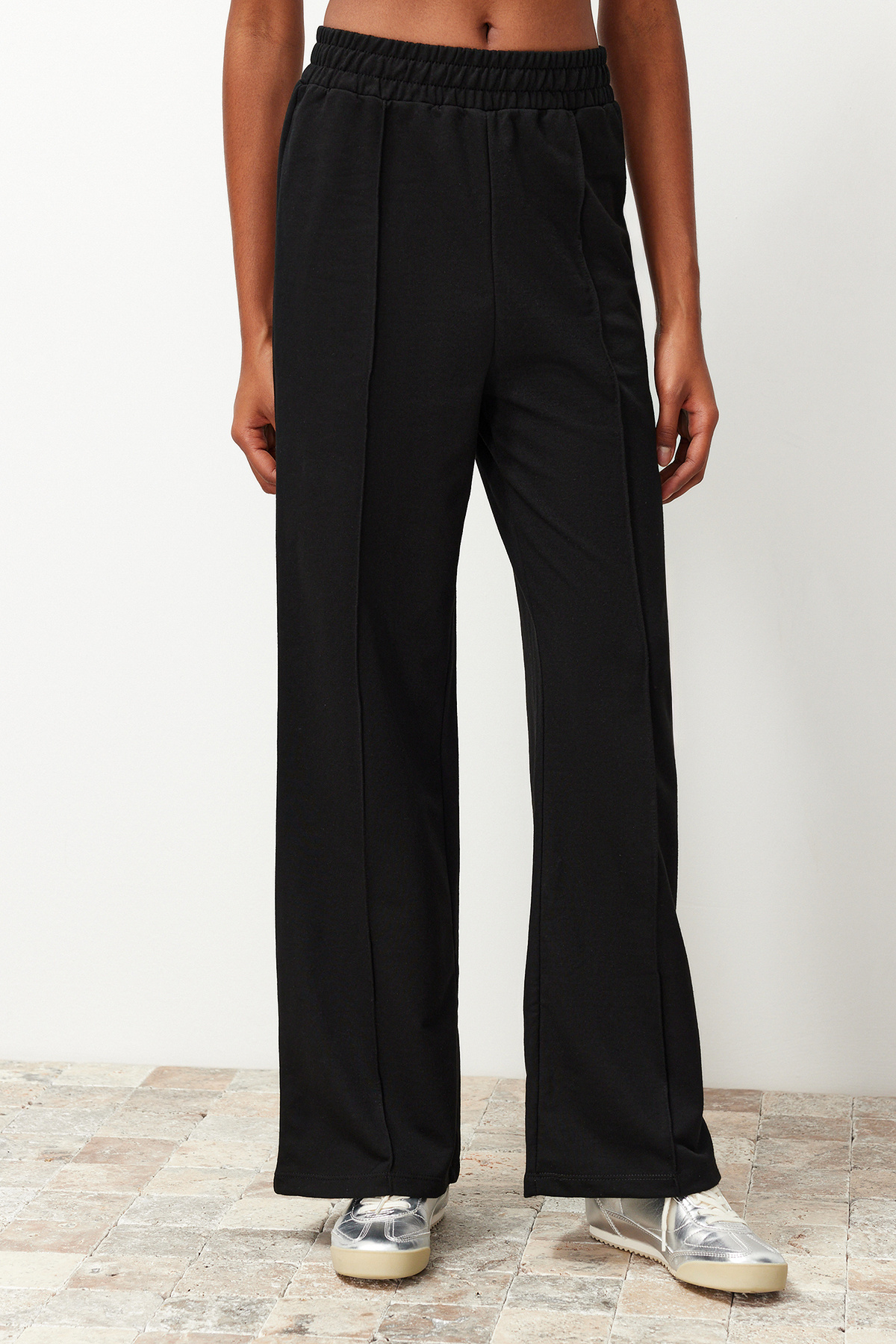 Trendyolmilla  Siyah Nervürlü Fermuarlı Dik Yaka Örme Sweatshirt/Pantolon Alt-Üst Takım TWOSS24AU00119 - Görsel 5