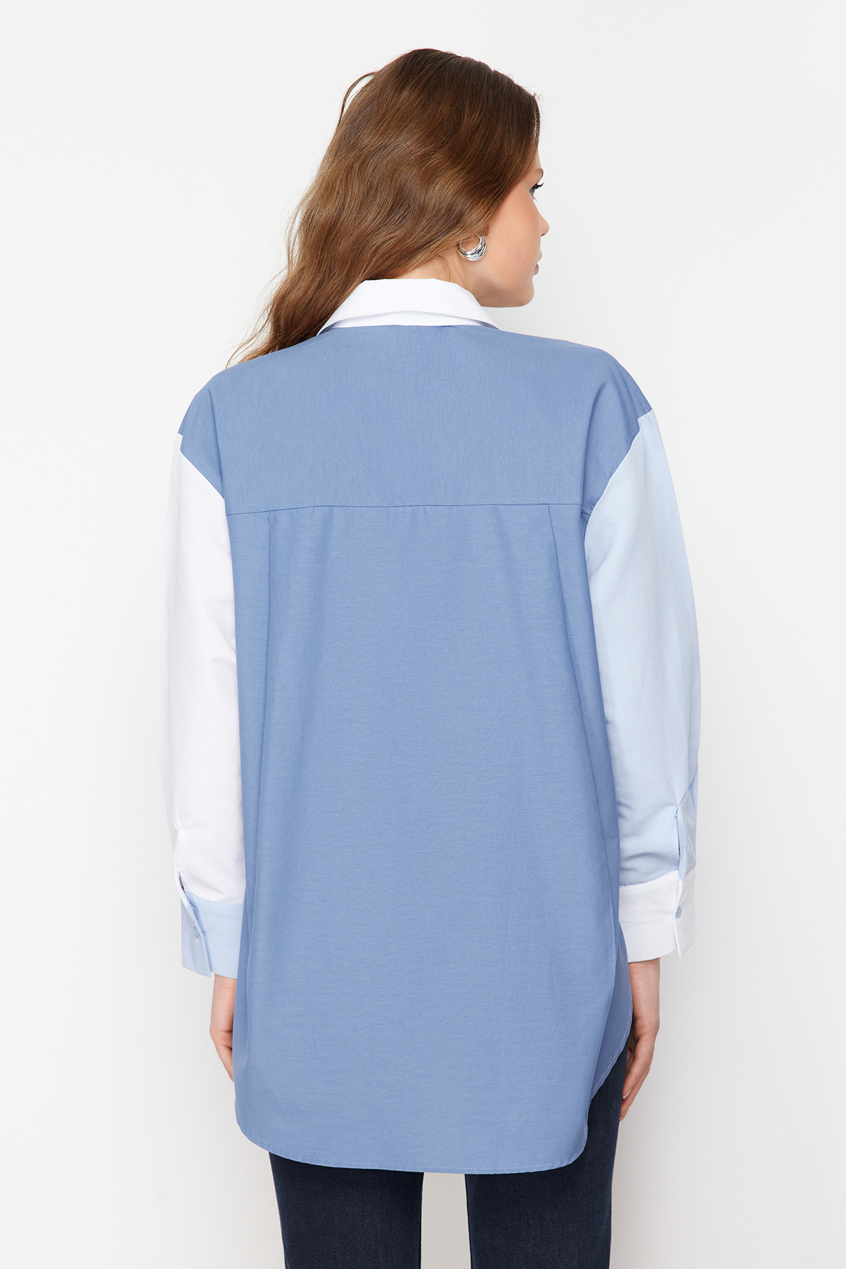 Trendyolmilla  Mavi Renk Bloklu Oversize Geniş Kalıp Dokuma Gömlek TWOSS24GO00136 - Görsel 6