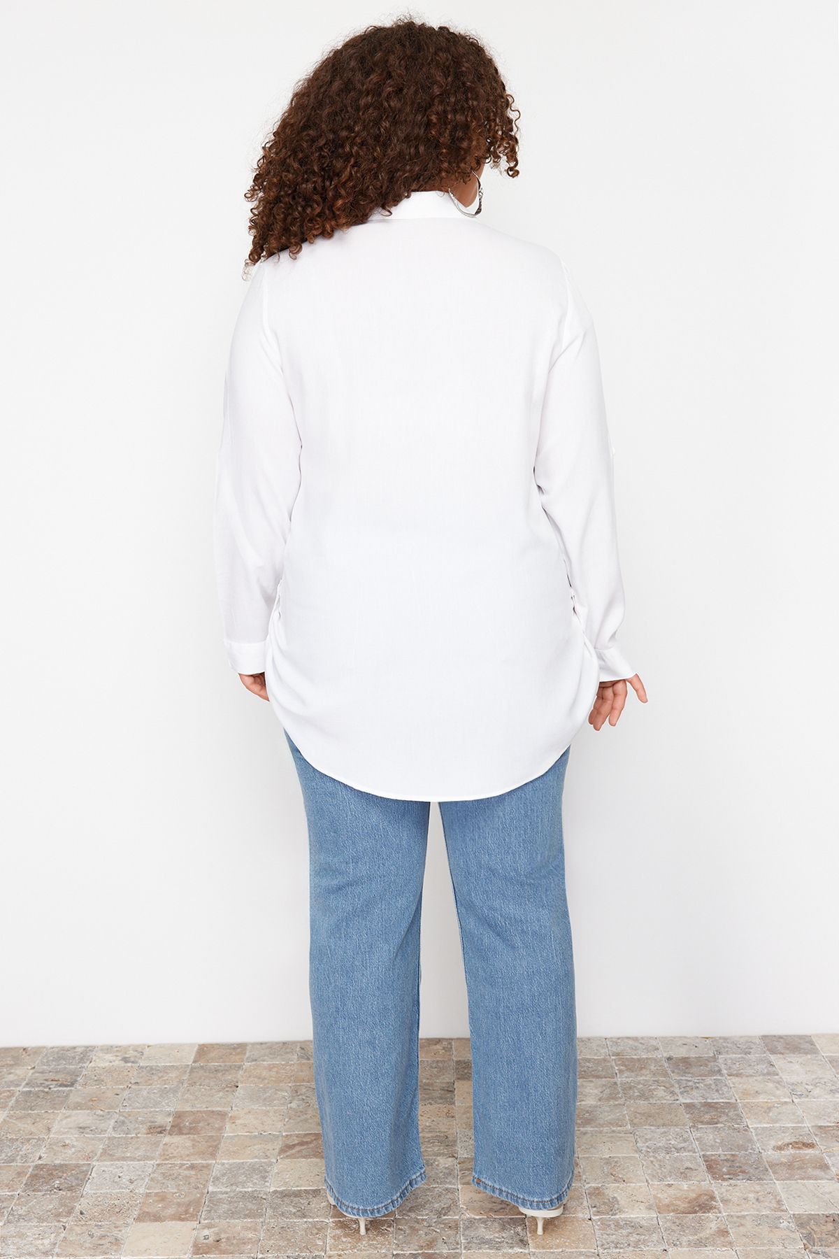 Trendyol Curve-White Oversize Woven Shirt Tbbss24Ax00017 6