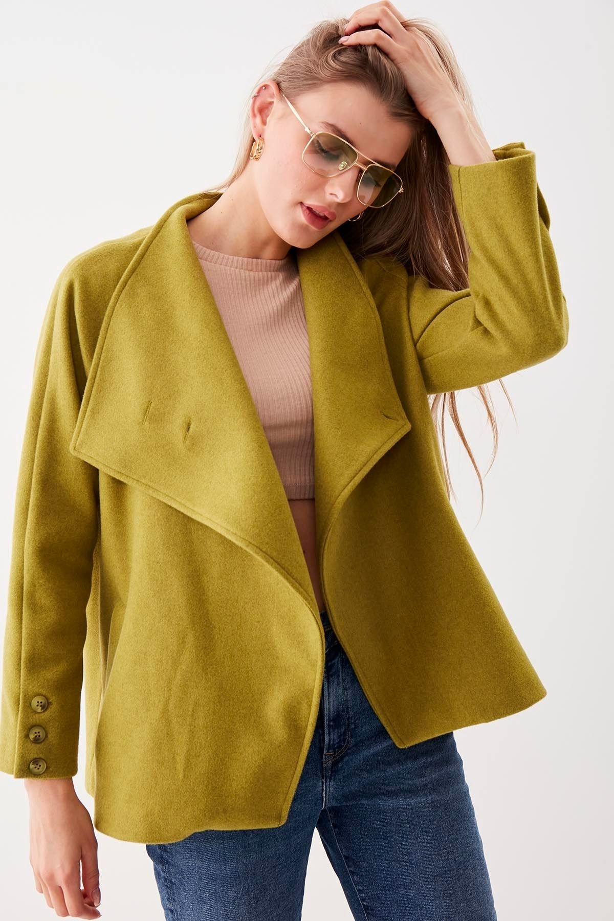 Vitrin-Jacke mit asymmetrischem Schnitt und Taschennähten 4