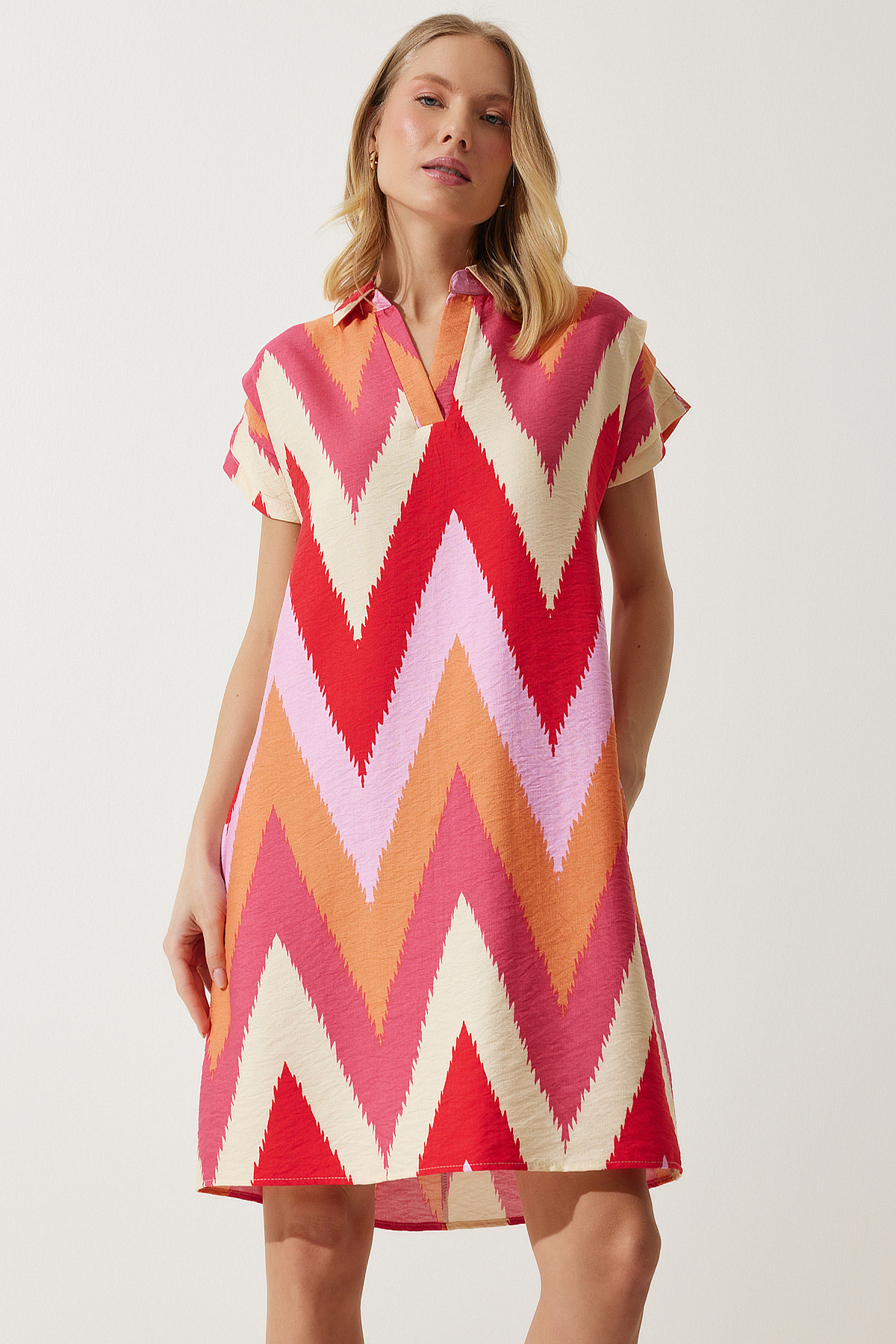 Happiness İstanbul-Gemustertes Sommerkleid für Damen in Rot und Creme mit Polokragen OF00001 6