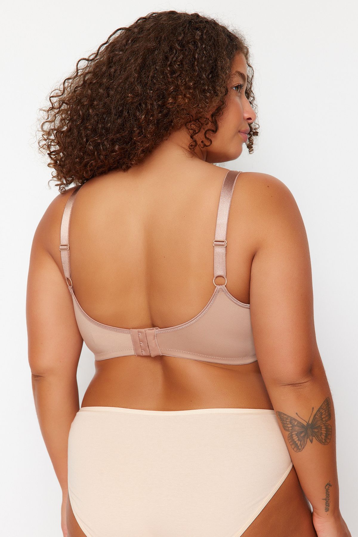 Trendyol Curve-Plus Size Gathering Mesh Detailed Bra - Fixed Coverage and Ironable TBBAW23CW00004 5