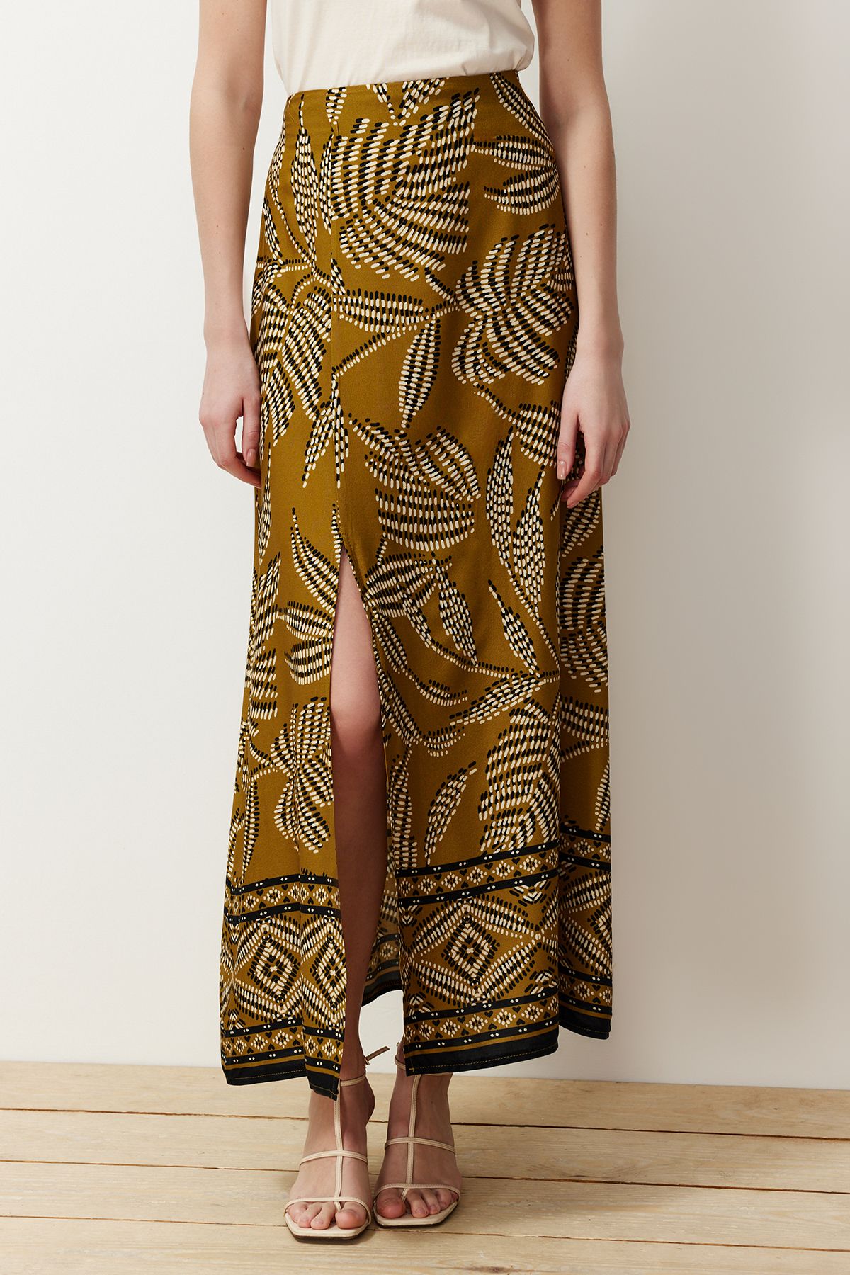 Trendyol Collection-Világos khaki hasított mintás viszkóz szövet Maxi szövött szoknya TWOSS24ET00188 4