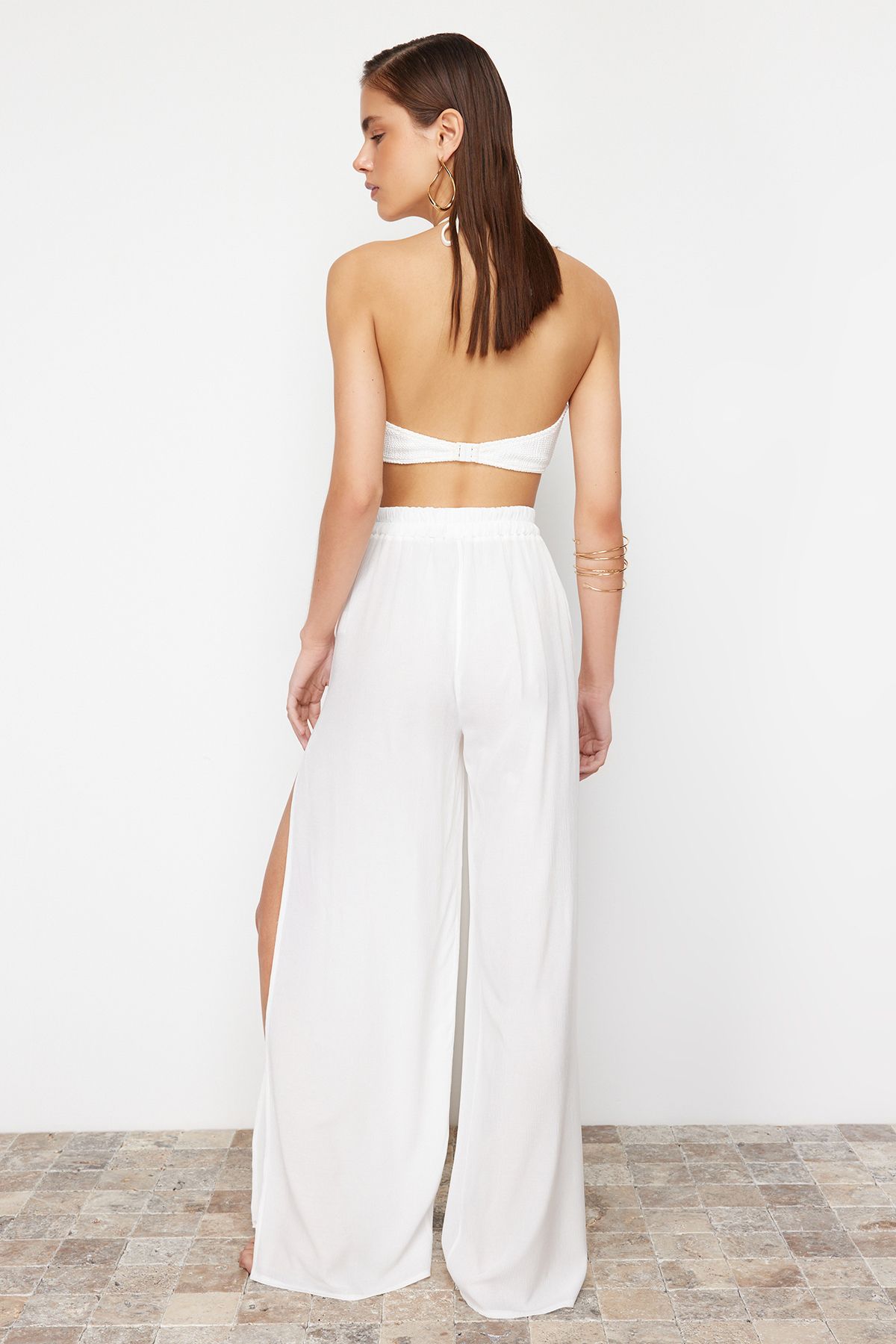 Trendyol Collection-Ecru gewebte Strandhose mit Schlitz TBESS24PL00013 5