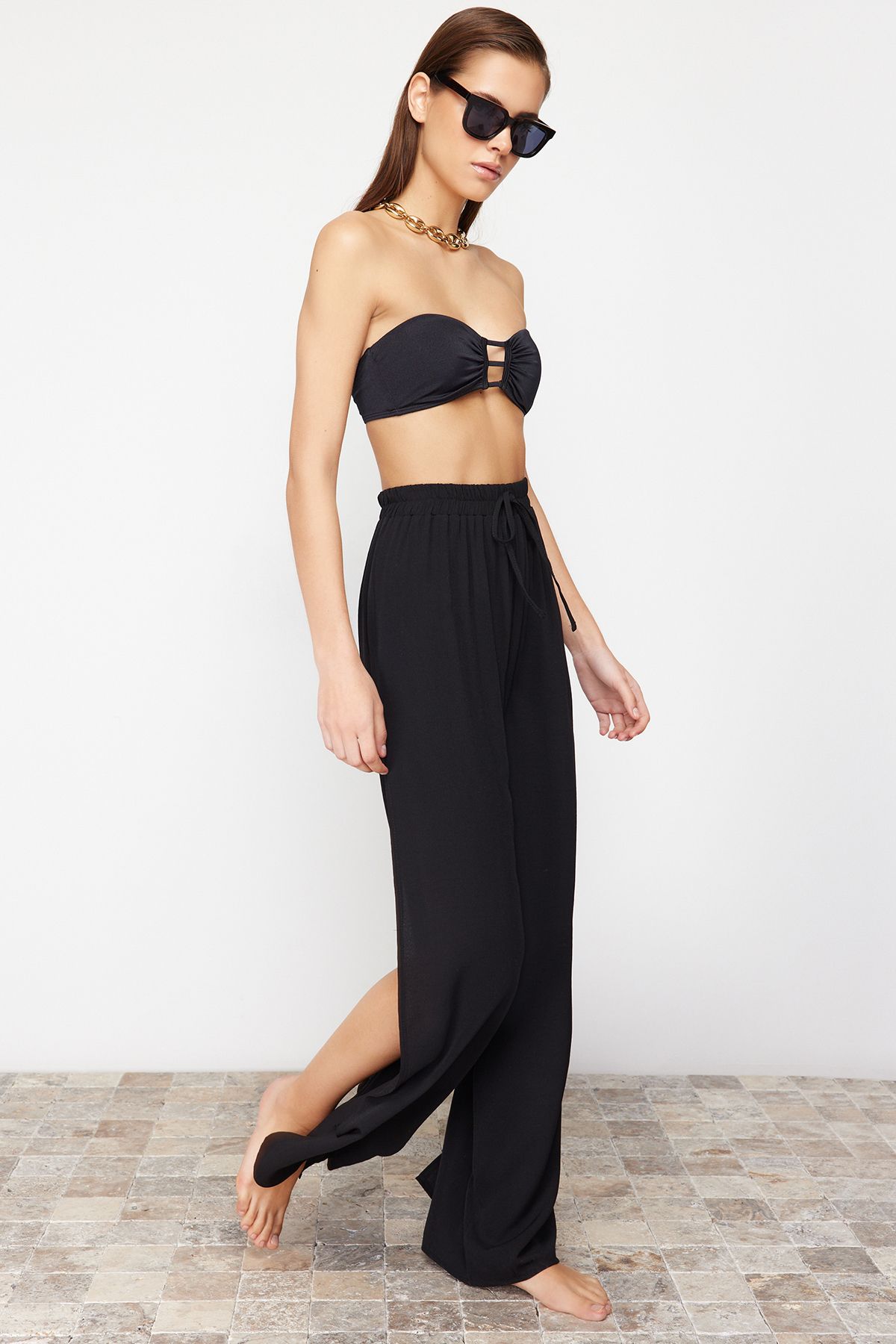 Trendyol Collection-Schwarze Strandhose mit gewebtem Schlitz TBESS24PL00013 3