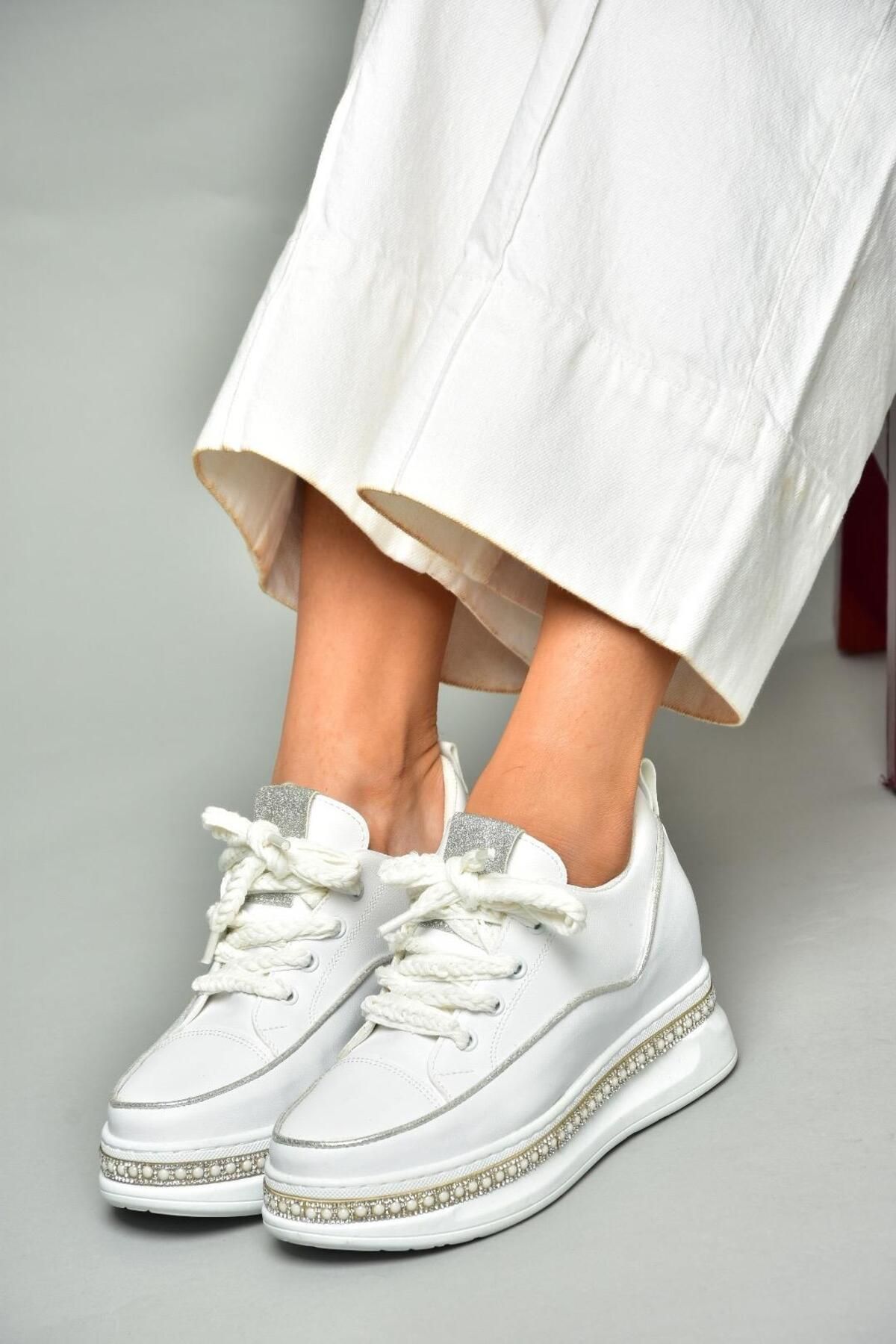 Romanfox white casual sneaker discount
