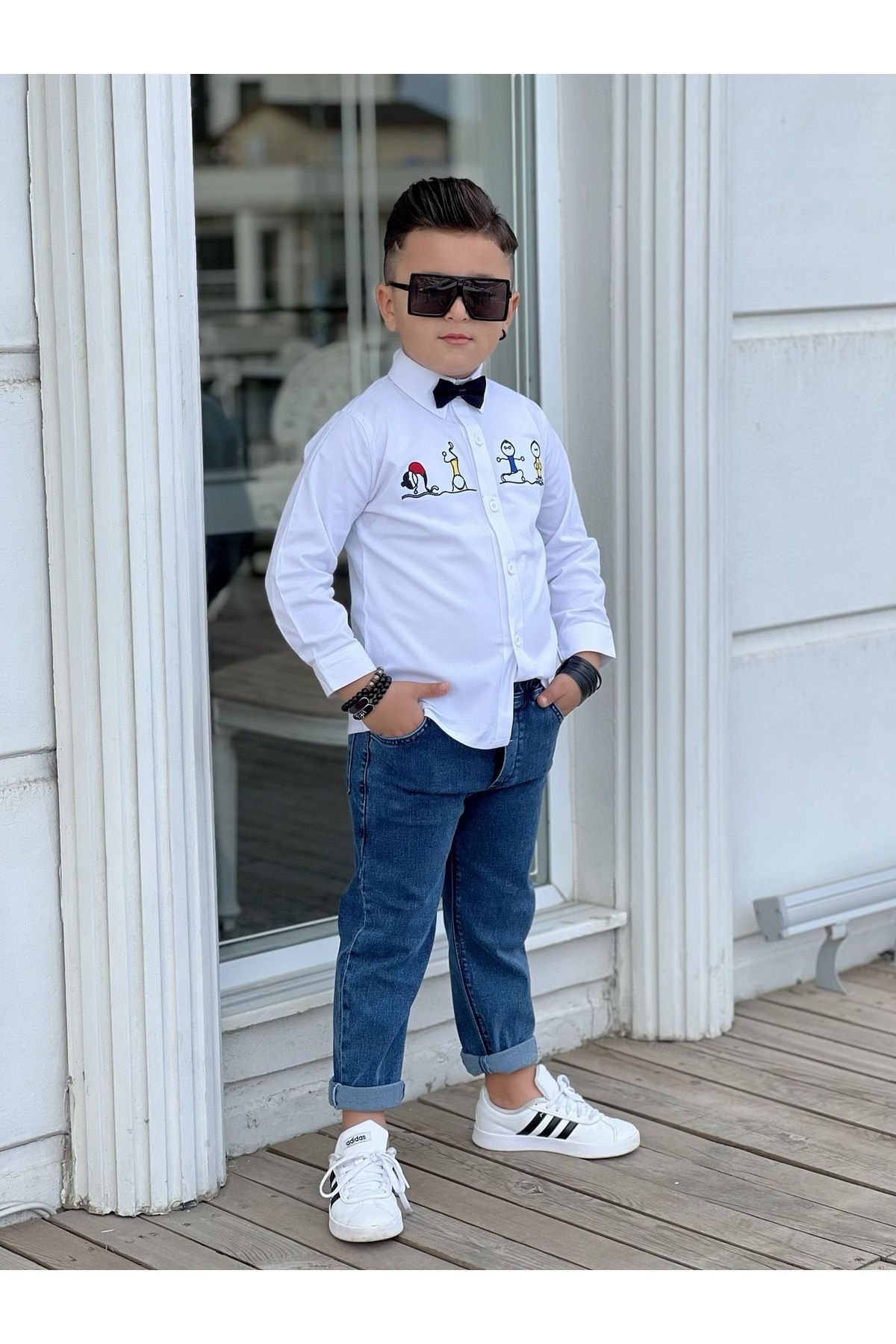 Bisahane-Boy's white shirt with bow tie and jeans 1
