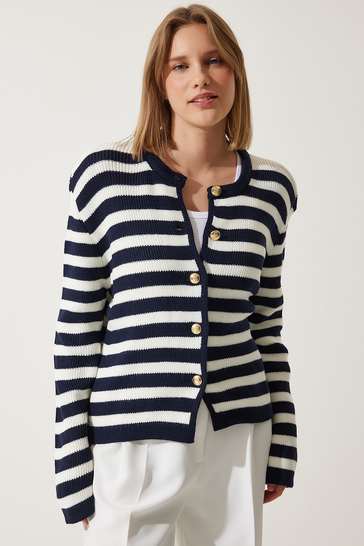 Happiness İstanbul-Gepolsterte Strickjacke mit Streifenmuster in Ecru/Marineblau für Damen US00859 3