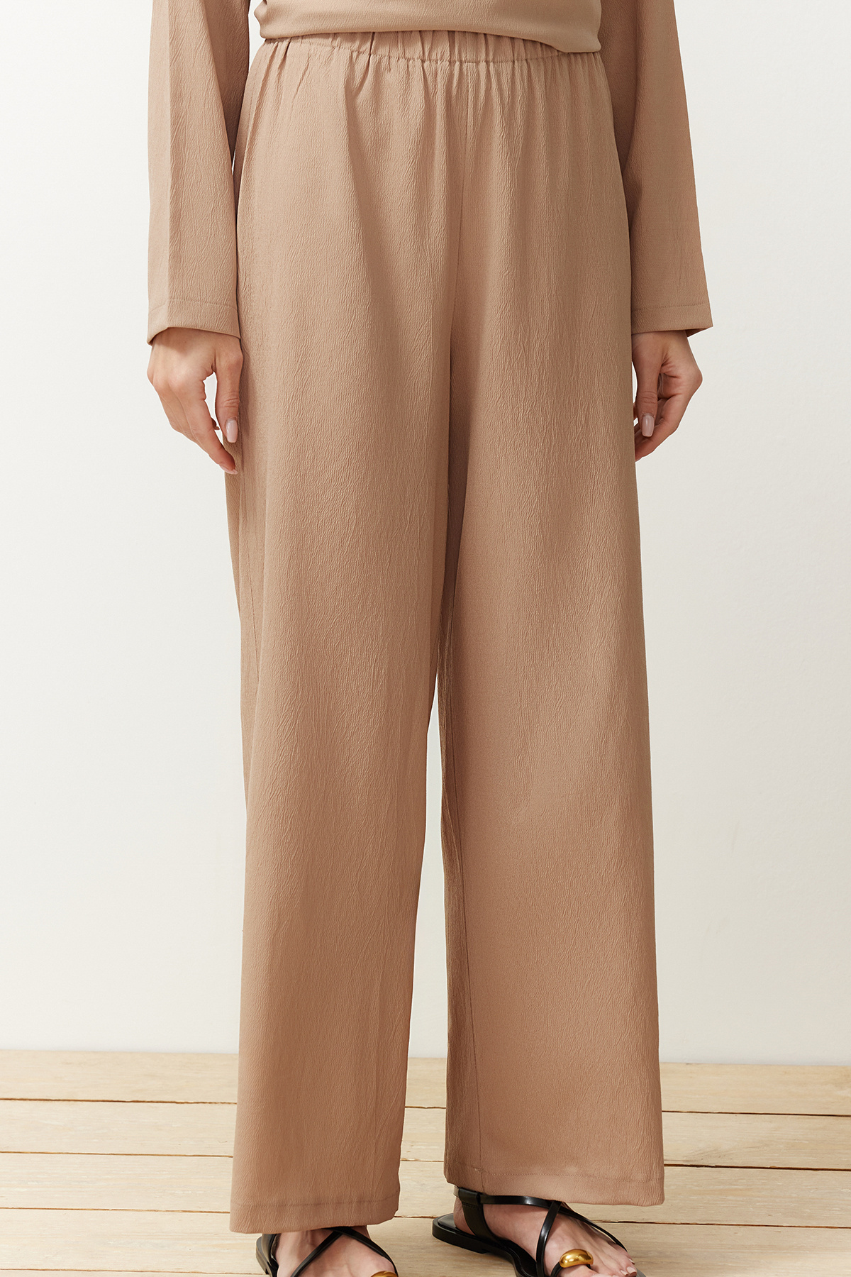 Trendyol Modest-Béžová asymetrická tkaná tunika kalhoty, vrchní a spodní sada TCTSS24US00074 5