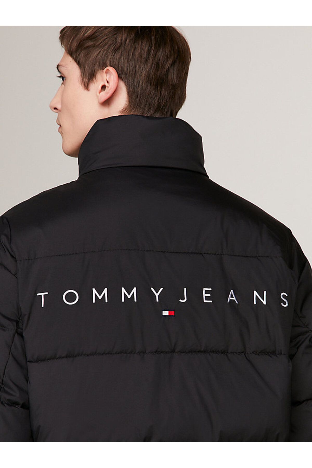 Tommy Hilfiger Men s Tommy Jeans Puffer Jacket With Logo on the Back Trendyol