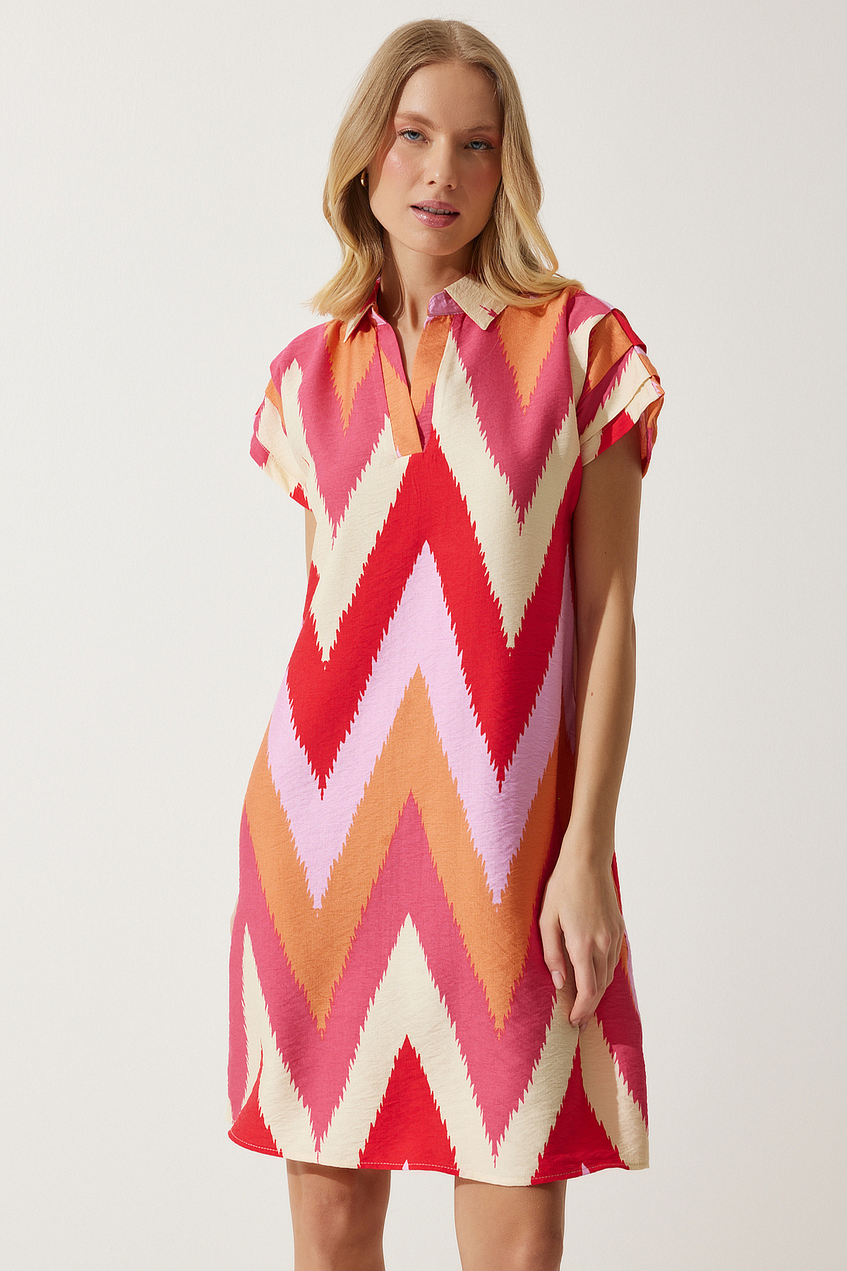 Happiness İstanbul-Gemustertes Sommerkleid für Damen in Rot und Creme mit Polokragen OF00001 7