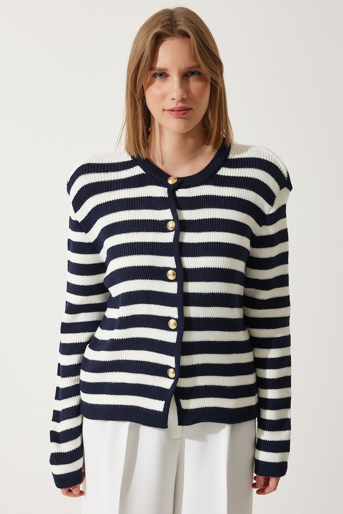 Happiness İstanbul-Gepolsterte Strickjacke mit Streifenmuster in Ecru/Marineblau für Damen US00859 4