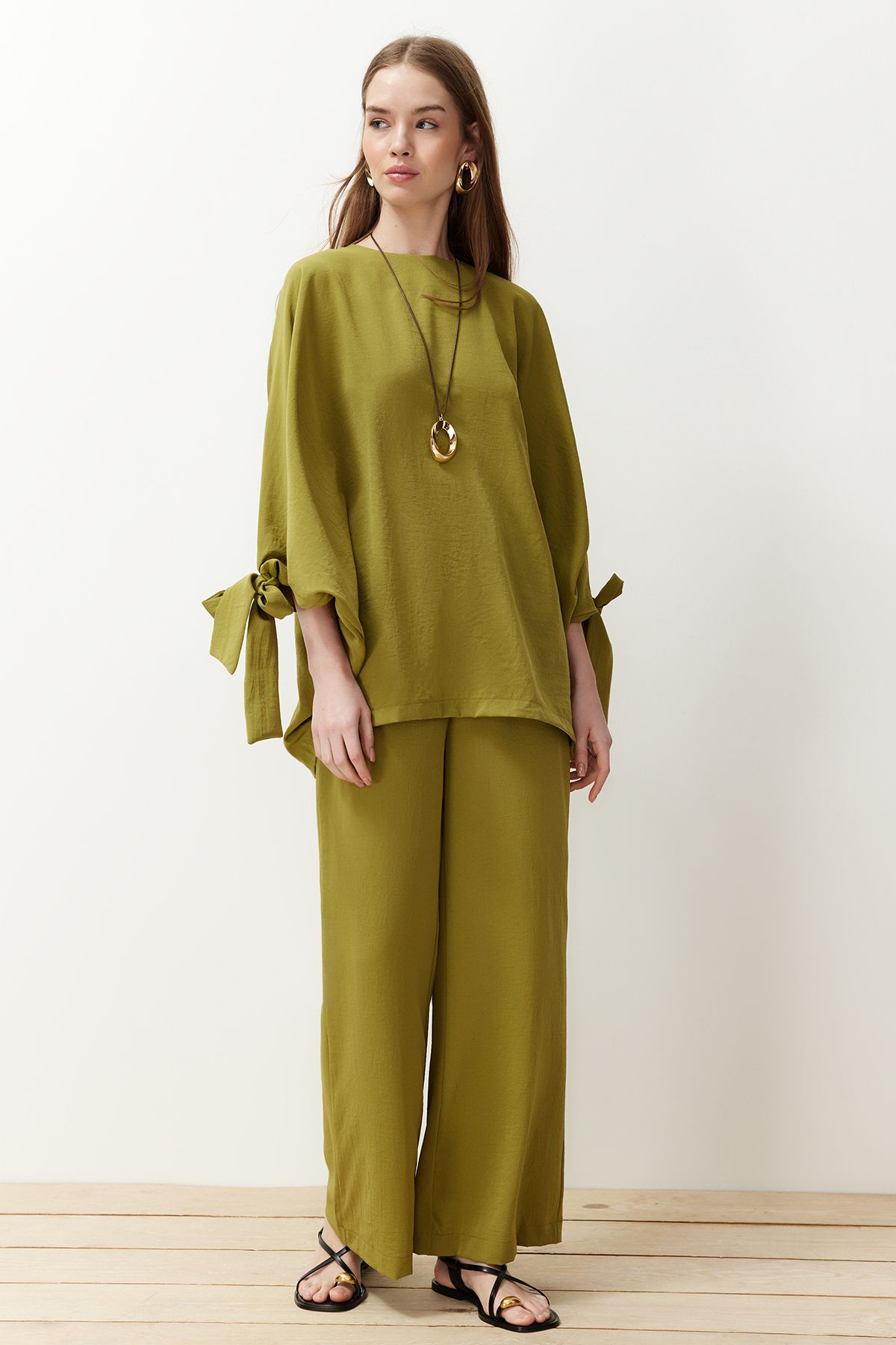 Trendyol Modest-Zöld denevér ujjú szőtt aerobin tunika-nadrág szett TCTSS23US00043 2