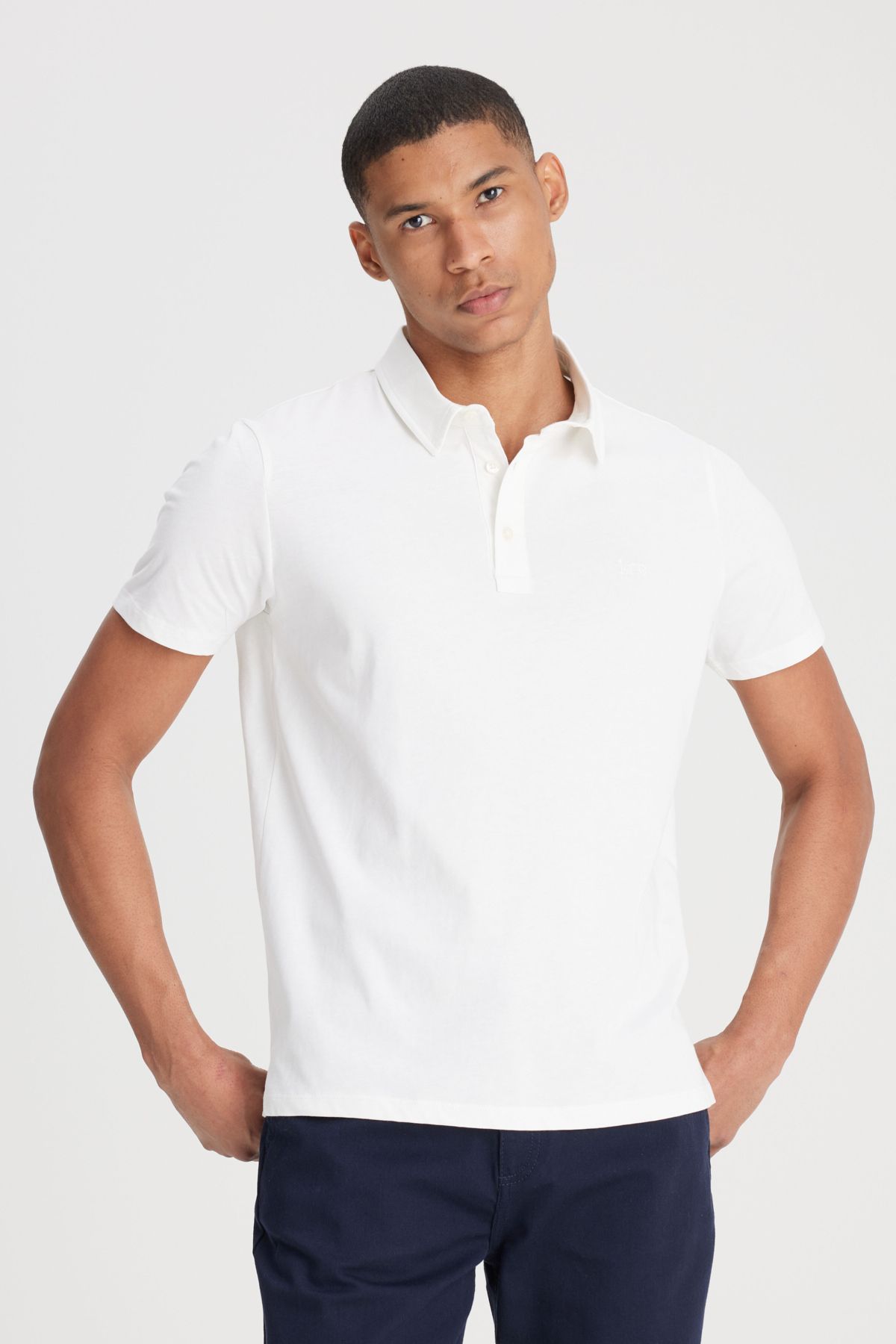 Lee به طور منظم مناسب برش معمولی چوگان 100 ٪ پنبه سفید T shirt