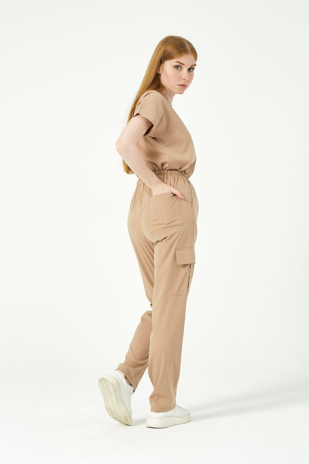 Pratik Medikal-Unisex Beige Scrubs - Lycra Cargo Pocket, Bat Sleeve, Doctor and Nurse Jersey 6