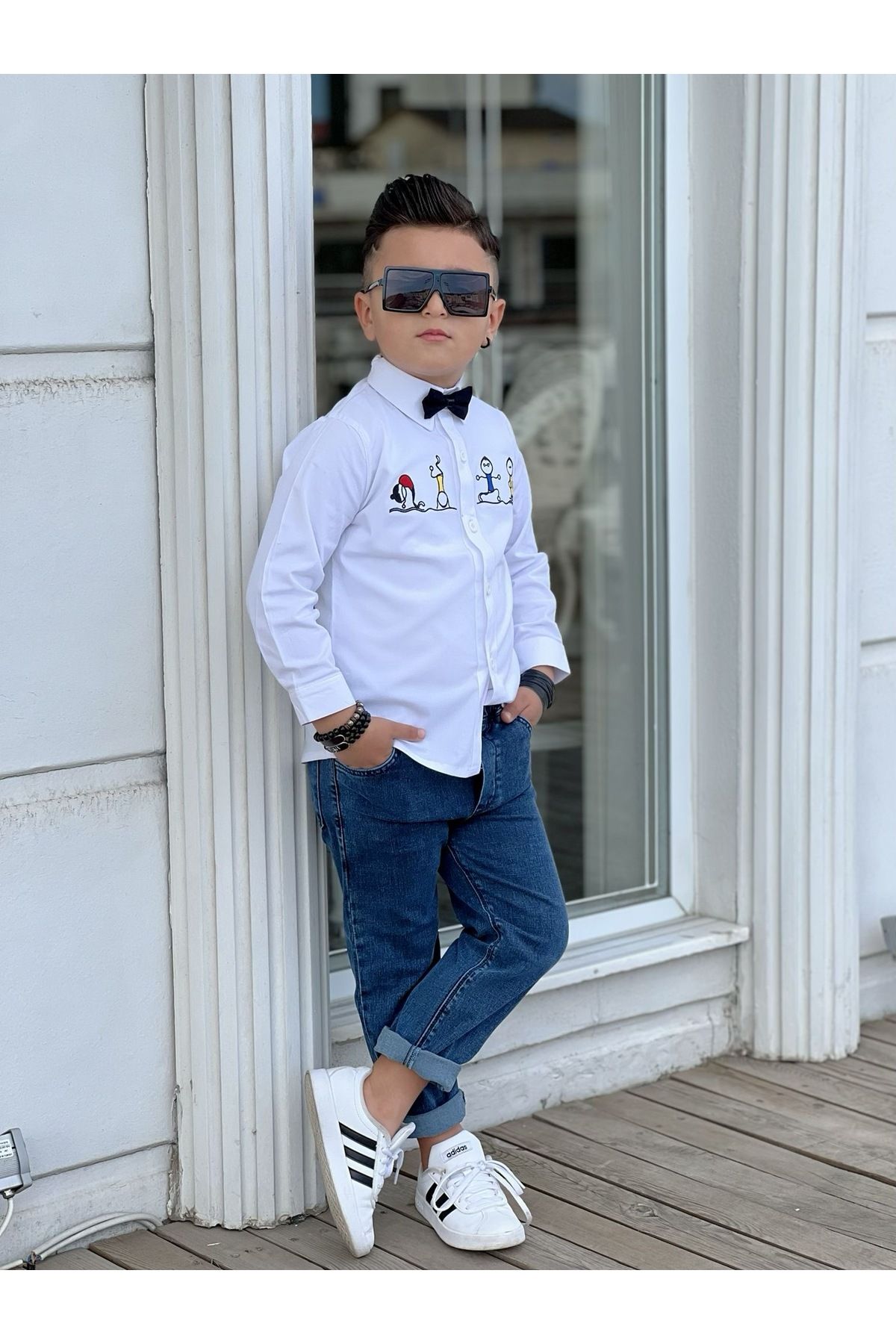 Bisahane-Boy's white shirt with bow tie and jeans 3