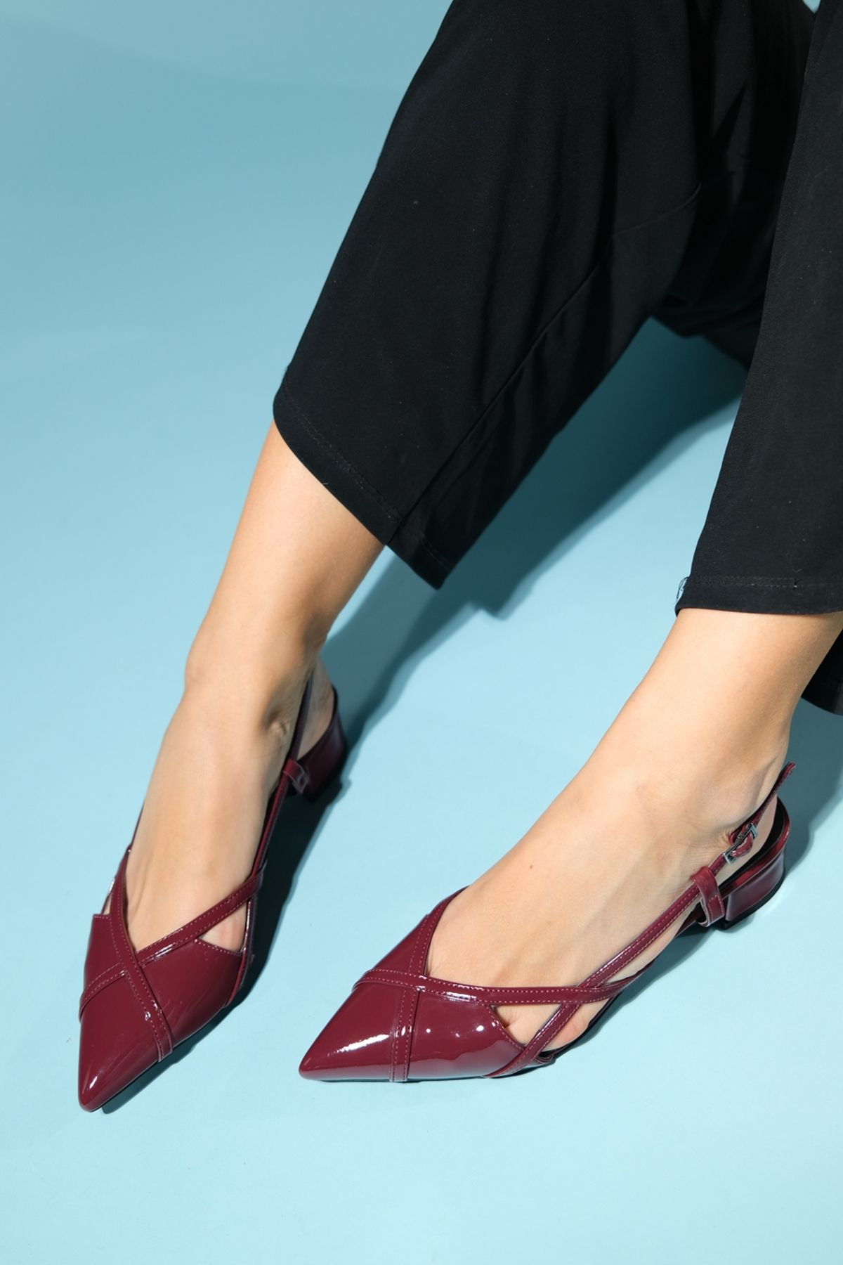 صندل قرمز زنانه های پاشنه کوتاه چرم استیو بوردو luvishoes