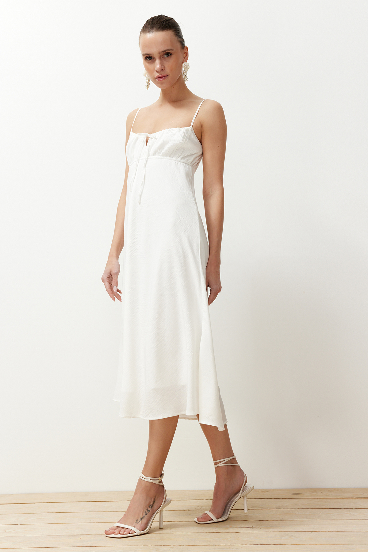 Trendyol Collection-Rochie țesută Midi cu guler adunat în linie A ecru TWOSS24EL00739 2