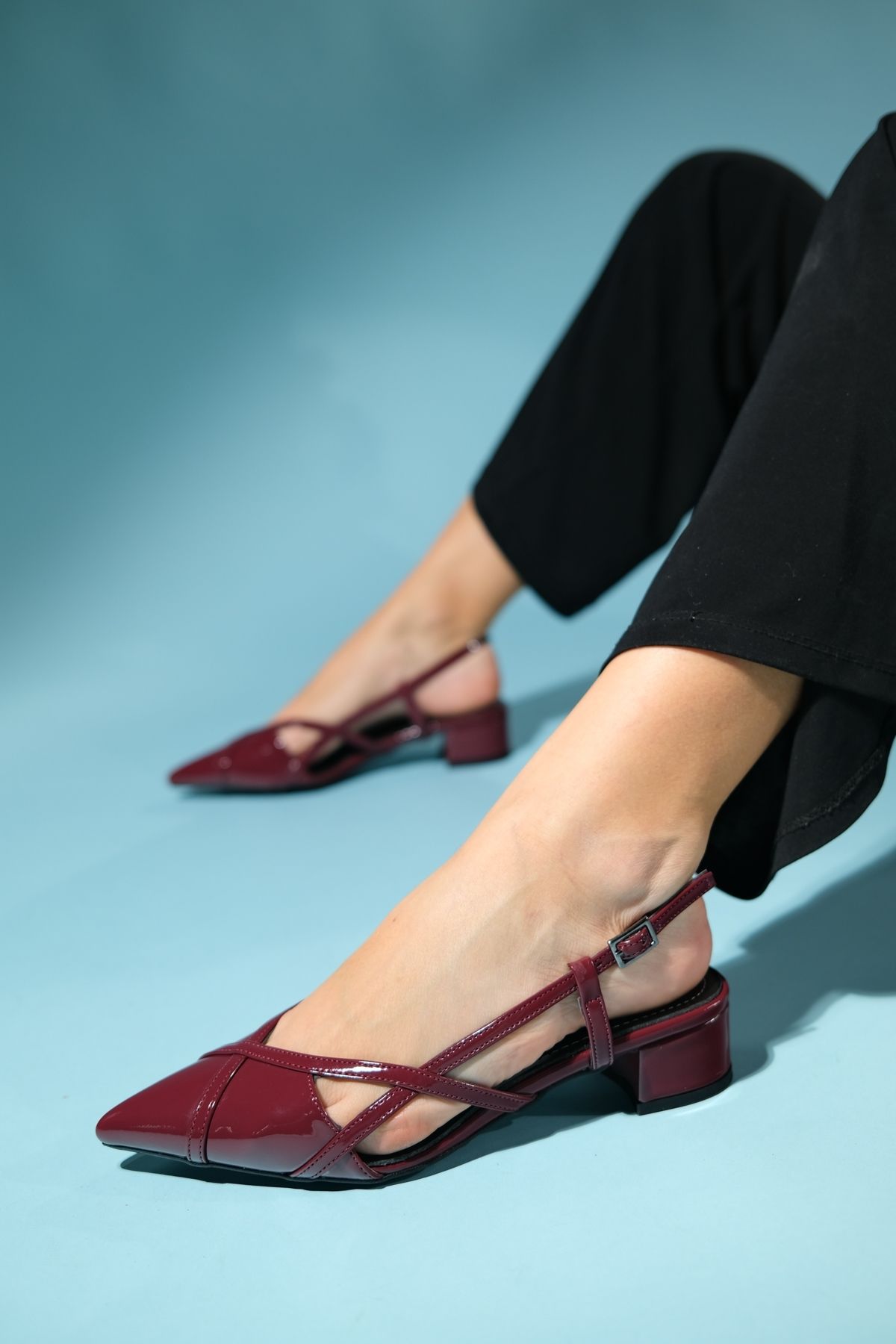 صندل قرمز زنانه های پاشنه کوتاه چرم استیو بوردو luvishoes