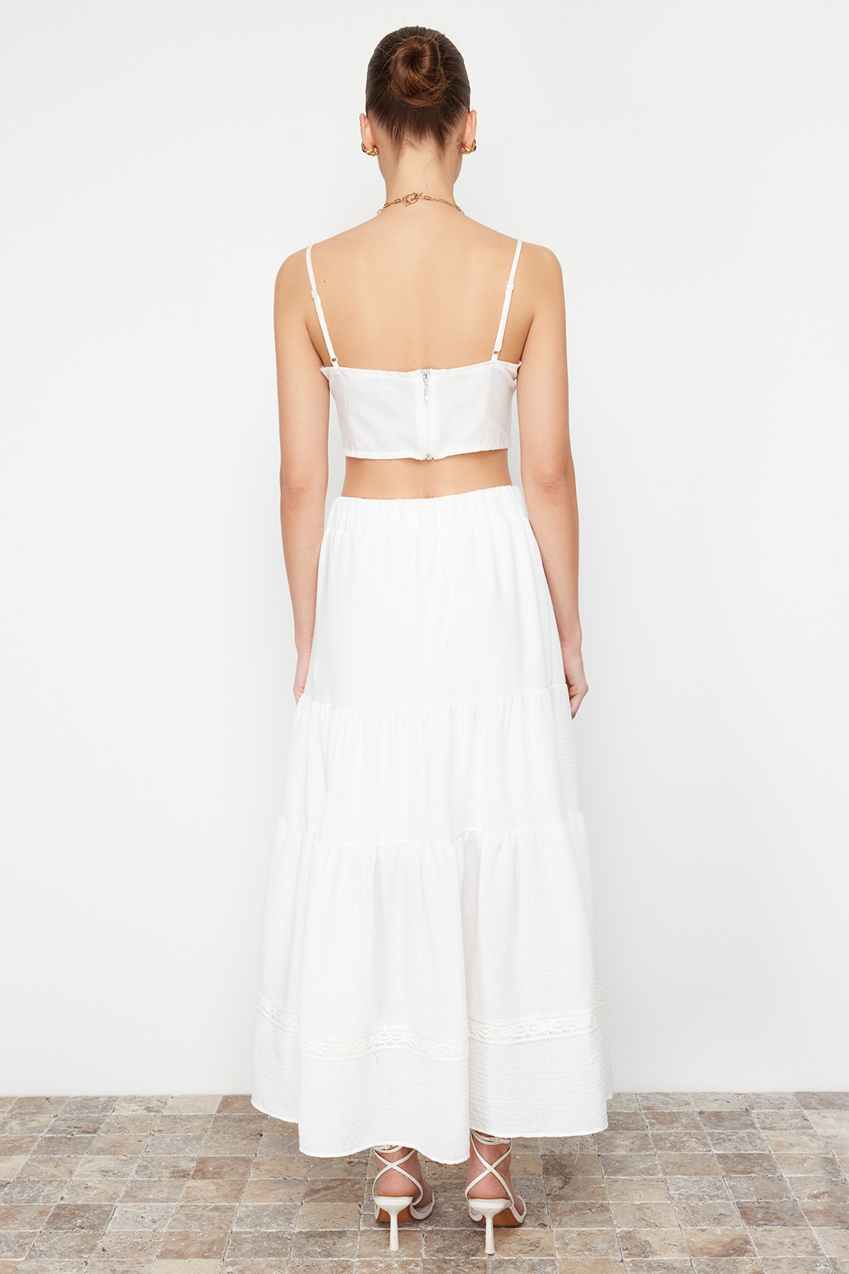 Trendyolmilla  Ekru Etek Ucu Dantel Detaylı Keten Görünümlü Kloş Maxi Dokuma Etek TWOSS24ET00170 - Görsel 6